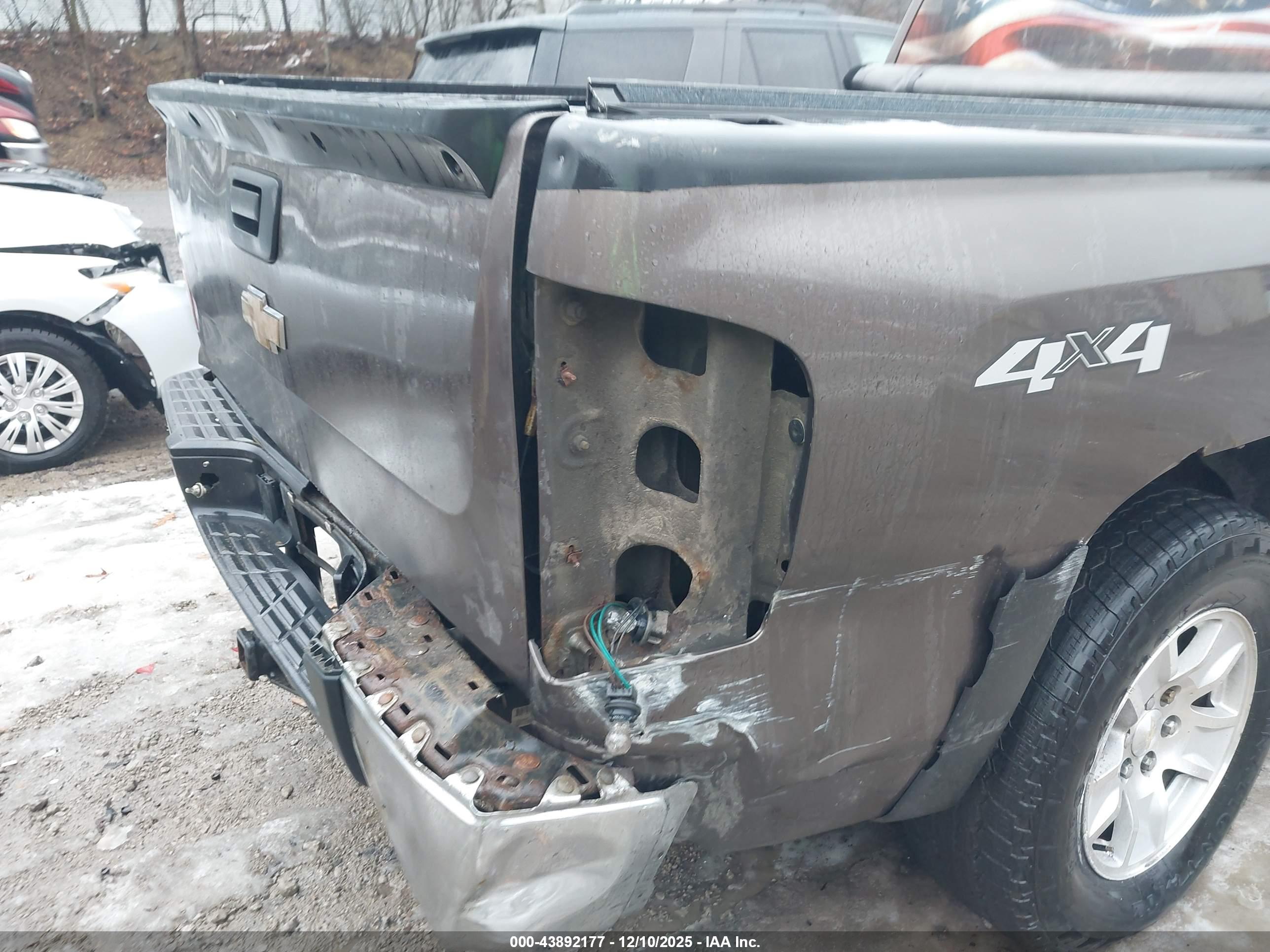 CHEVROLET SILVERADO image 6