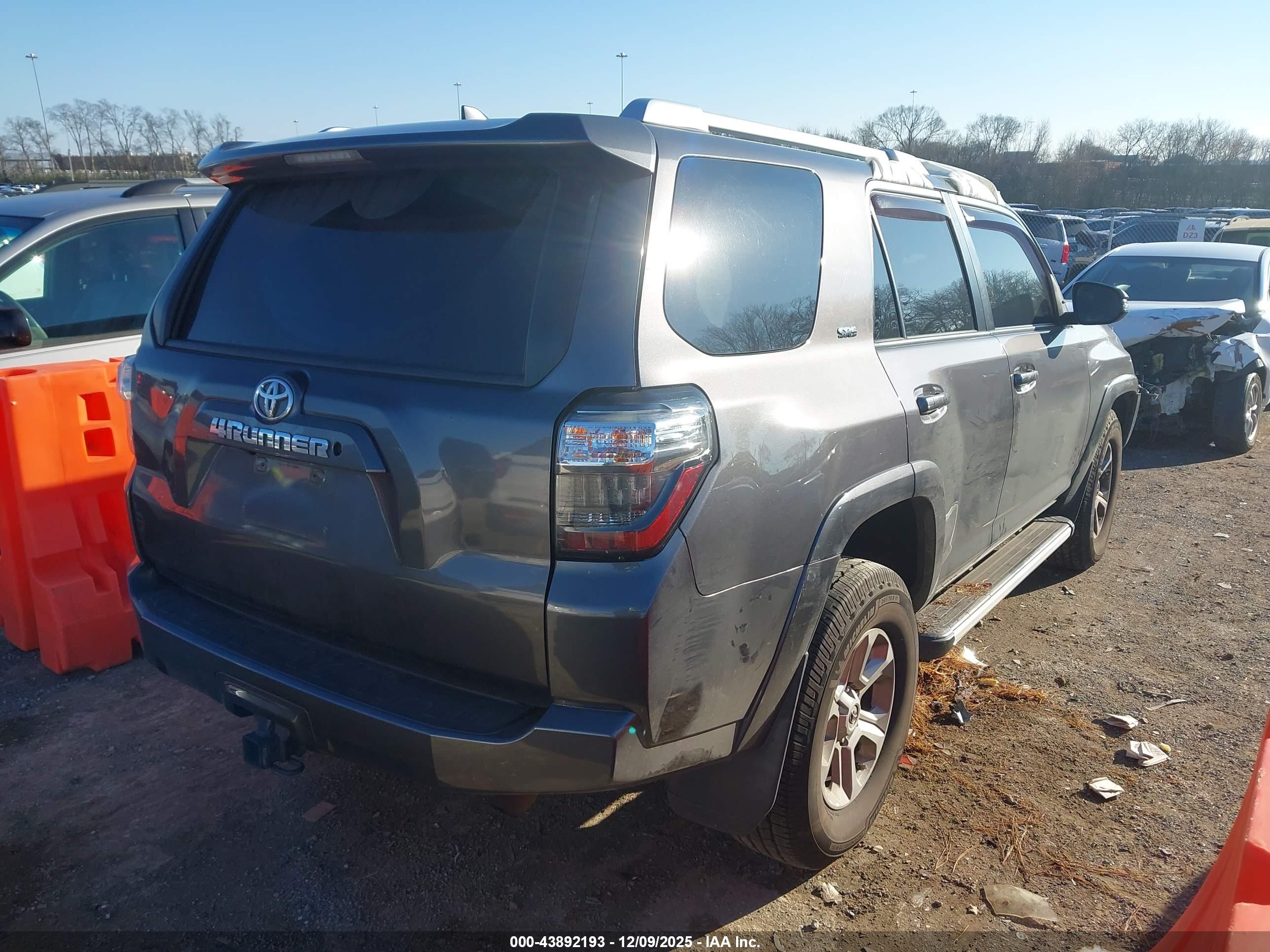TOYOTA 4RUNNER image 4