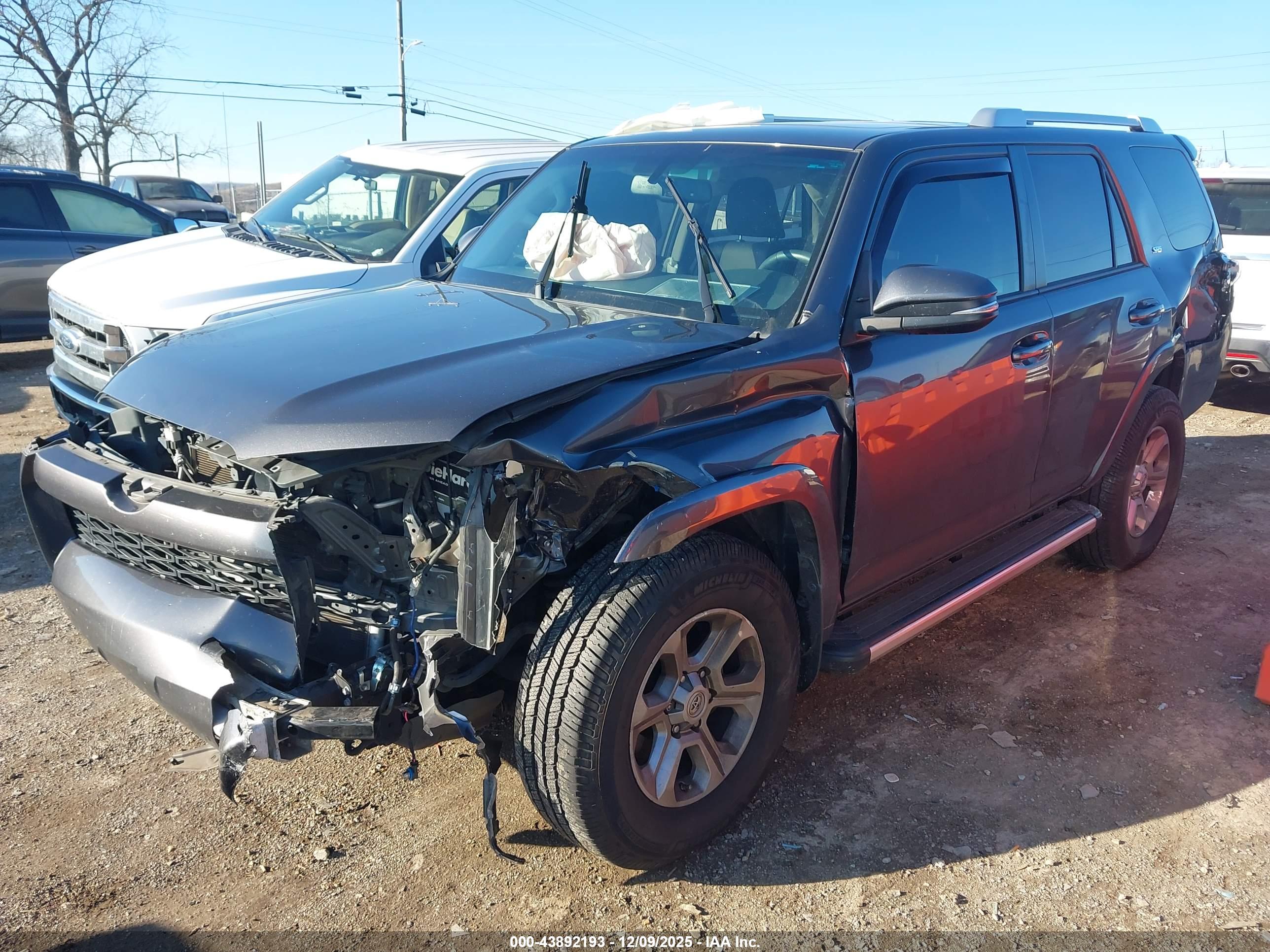 TOYOTA 4RUNNER image 6
