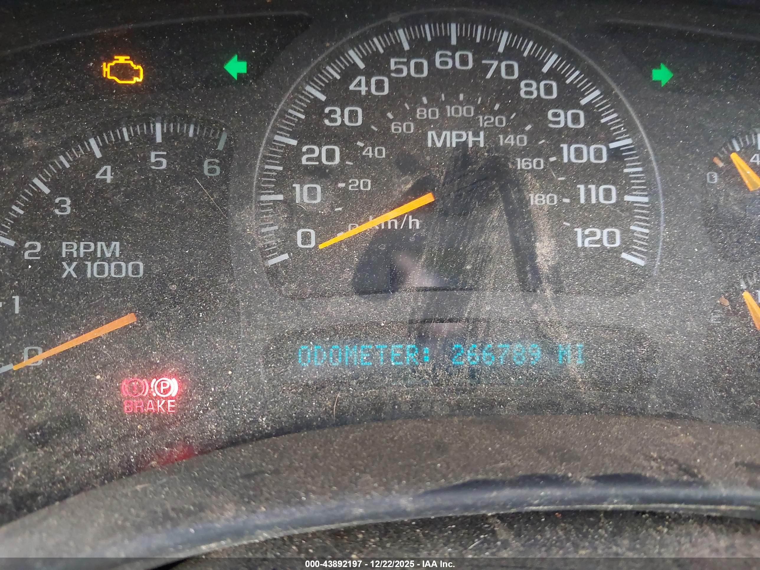 CHEVROLET SILVERADO image 7