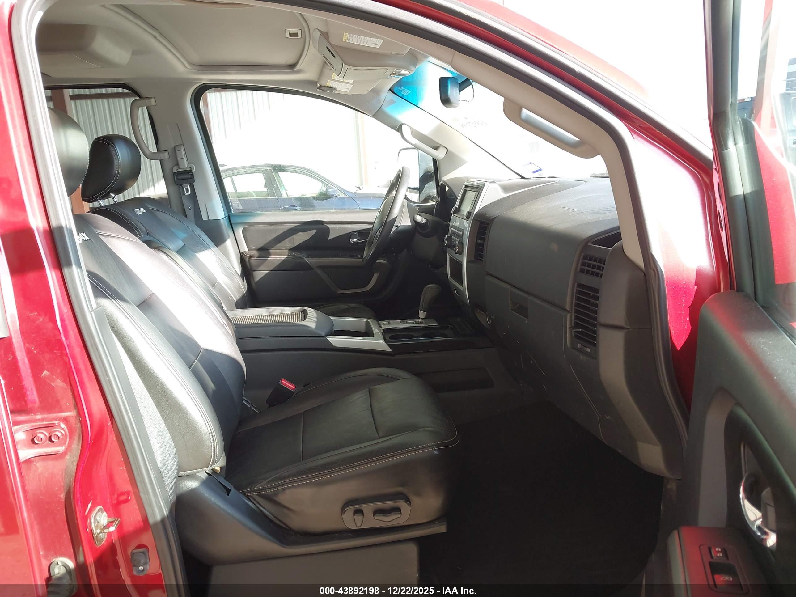 NISSAN TITAN image 5