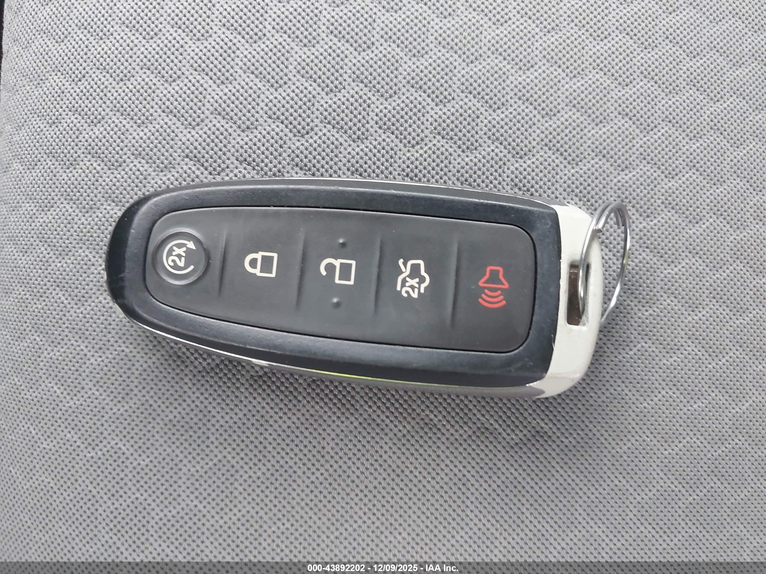 FORD ESCAPE image 11
