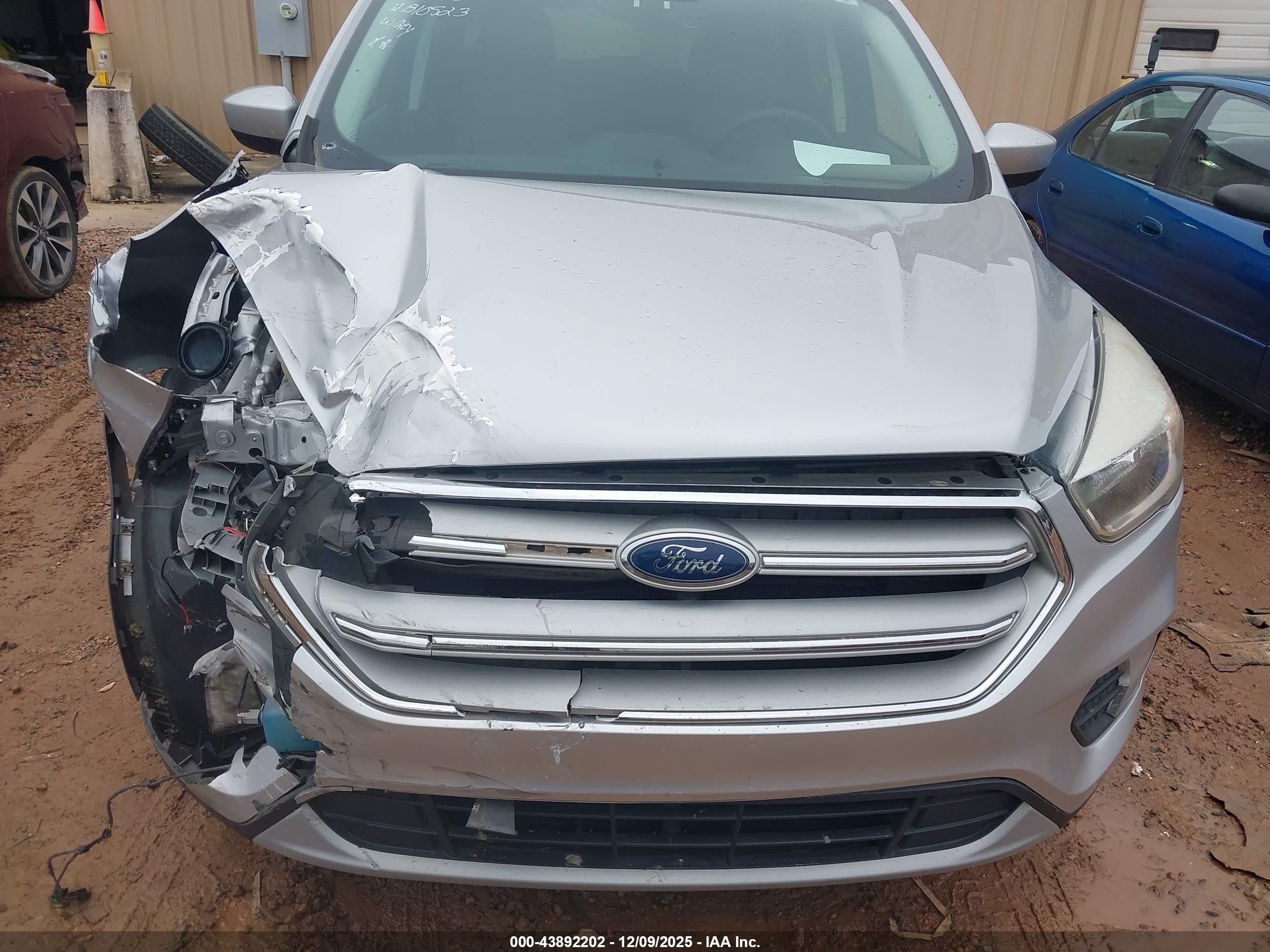 FORD ESCAPE image 6