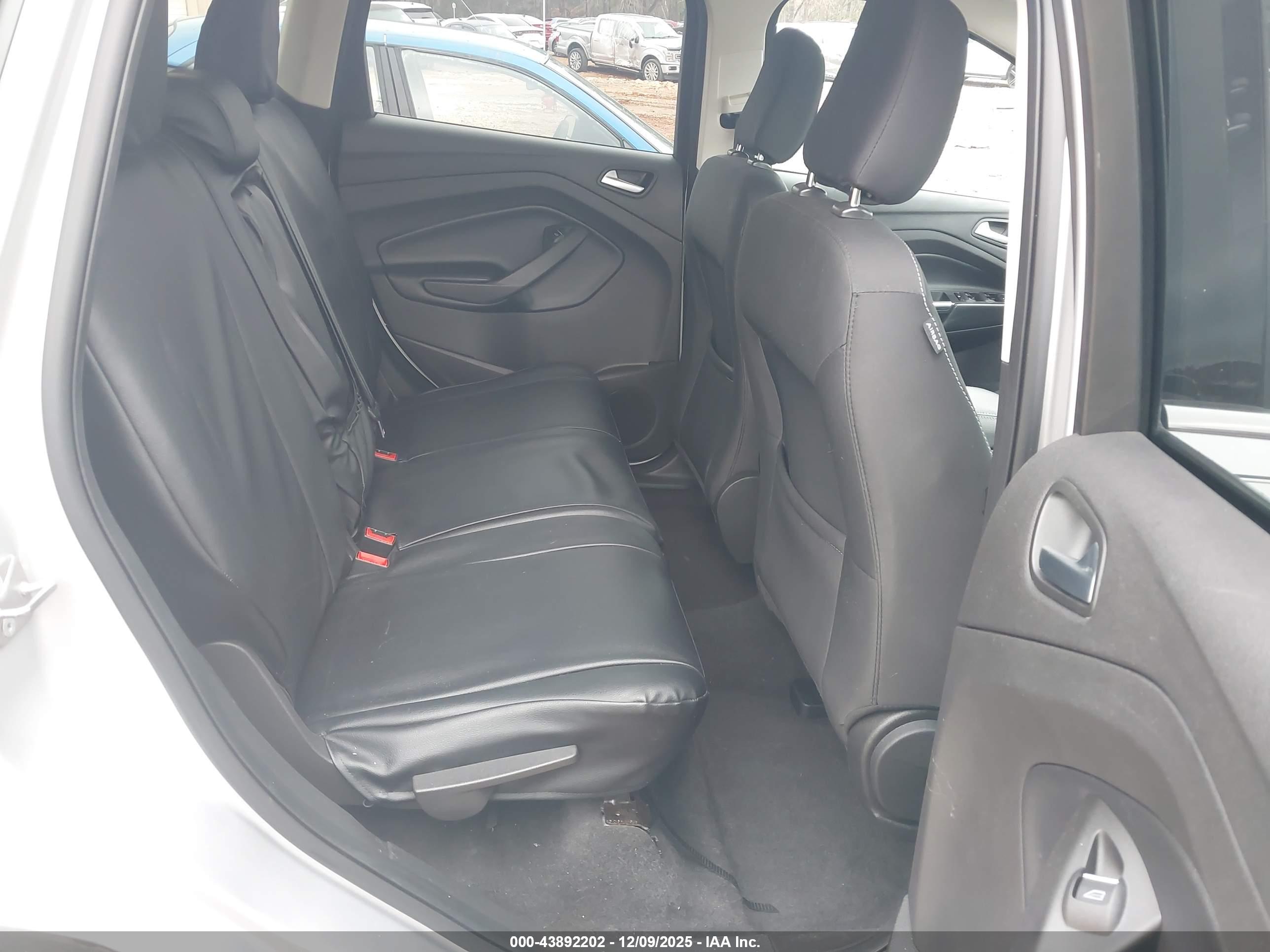 FORD ESCAPE image 8
