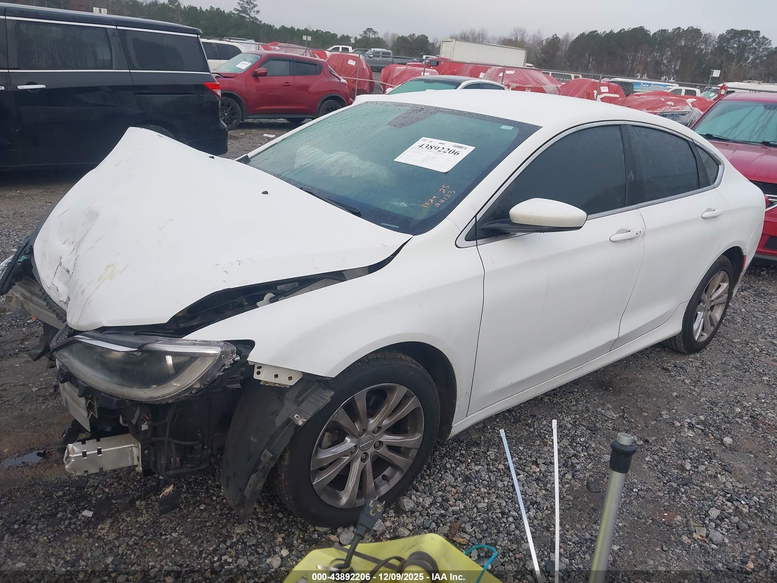 CHRYSLER 200 image 2