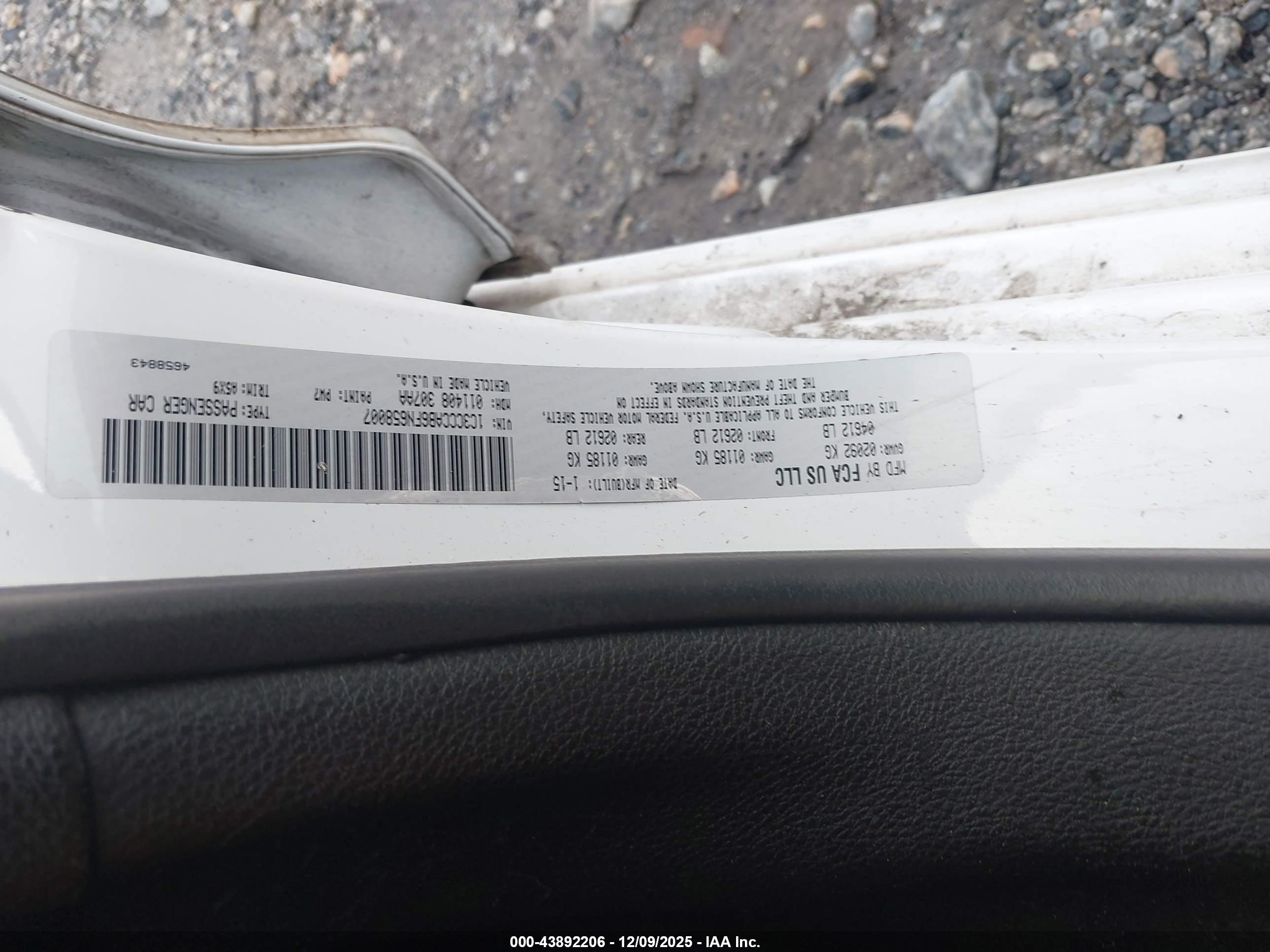CHRYSLER 200 image 9