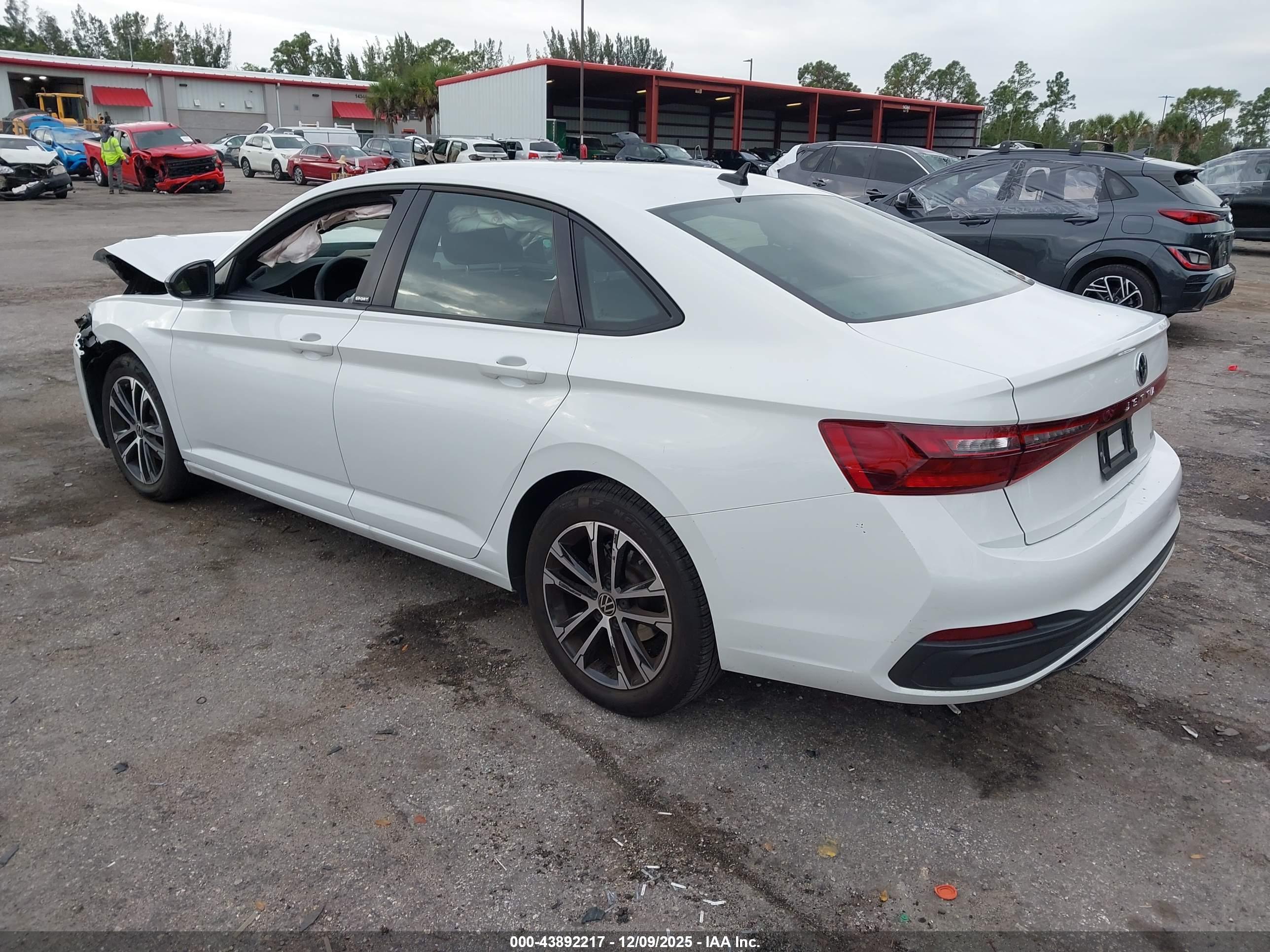VOLKSWAGEN JETTA image 3