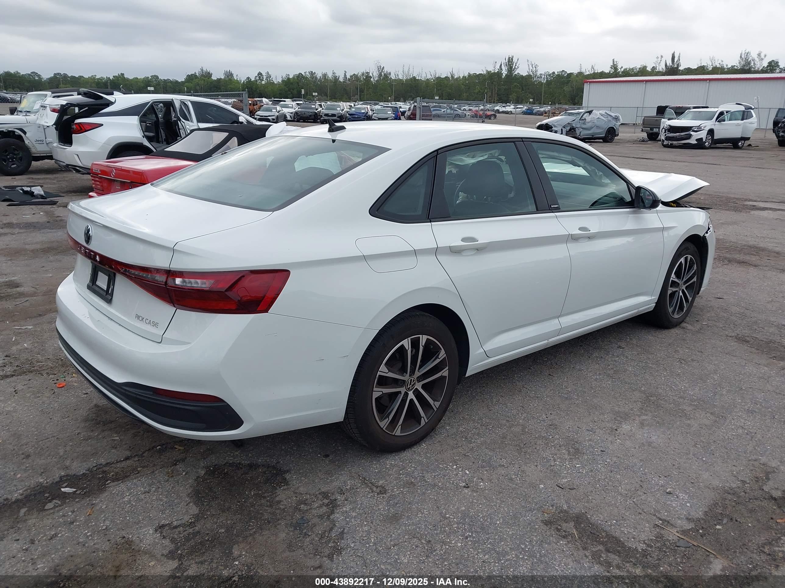 VOLKSWAGEN JETTA image 4