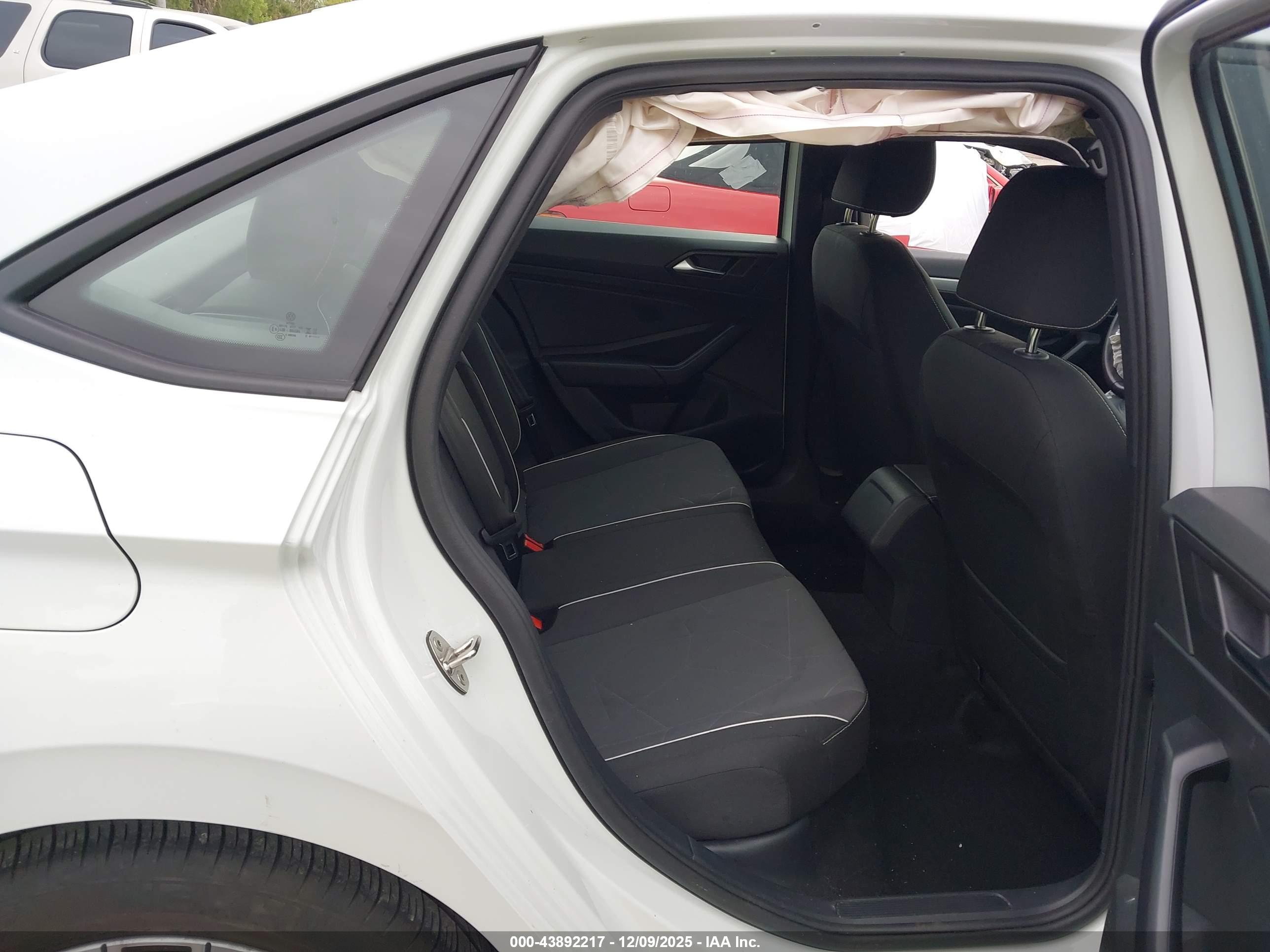 VOLKSWAGEN JETTA image 8