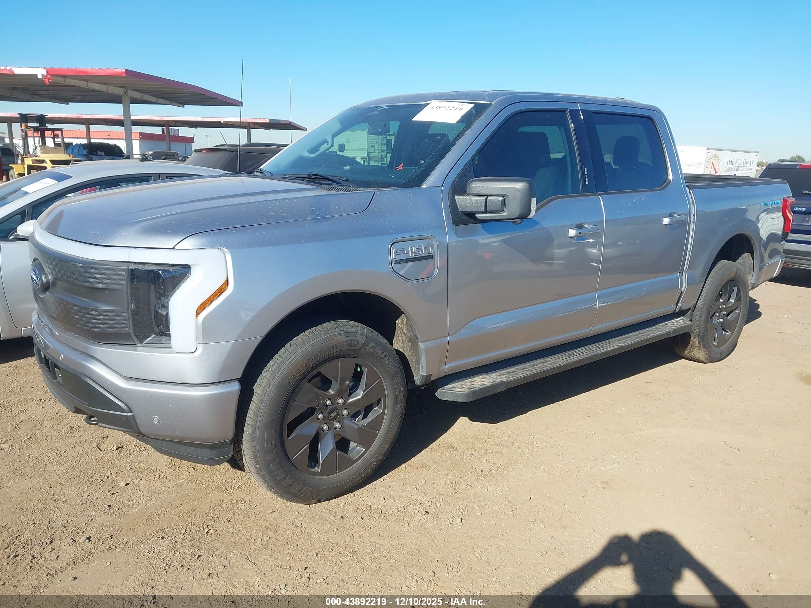 FORD F-150 image 2