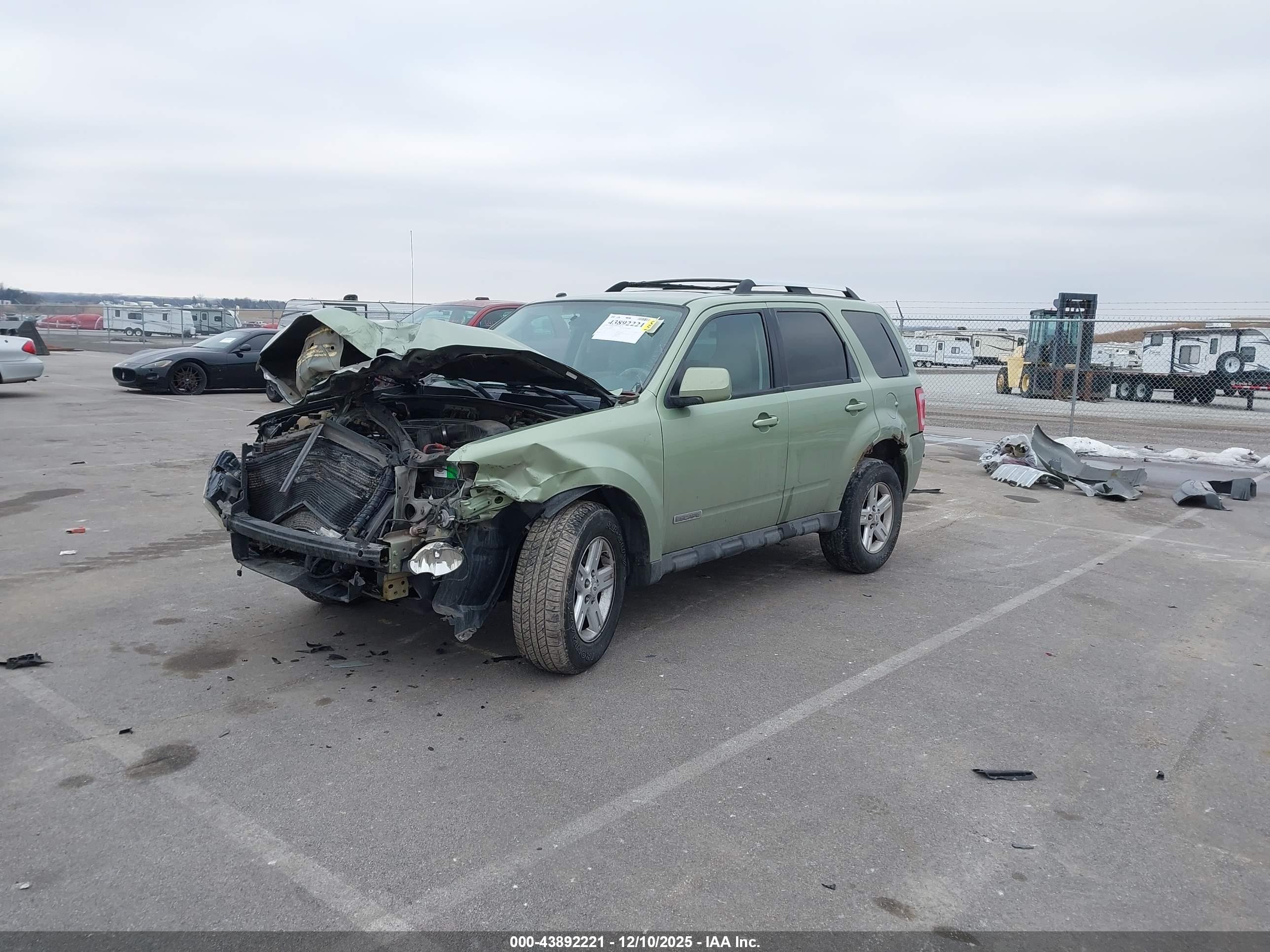 FORD ESCAPE image 2