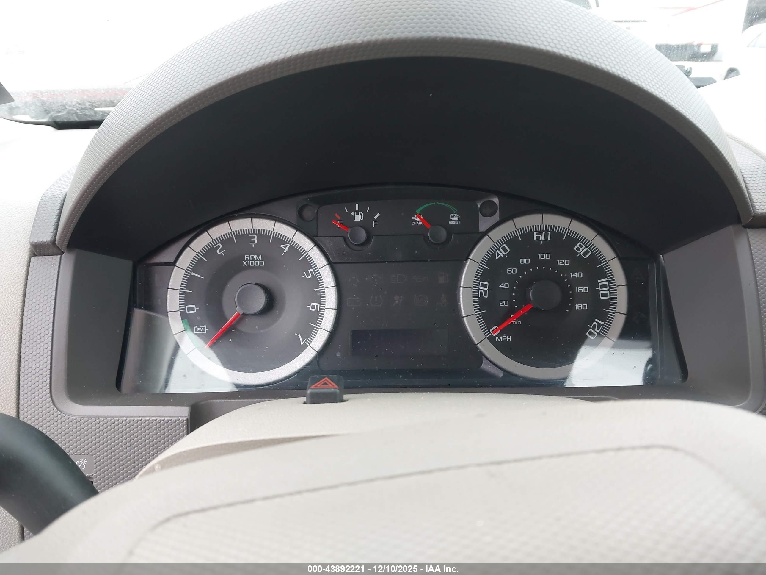 FORD ESCAPE image 7