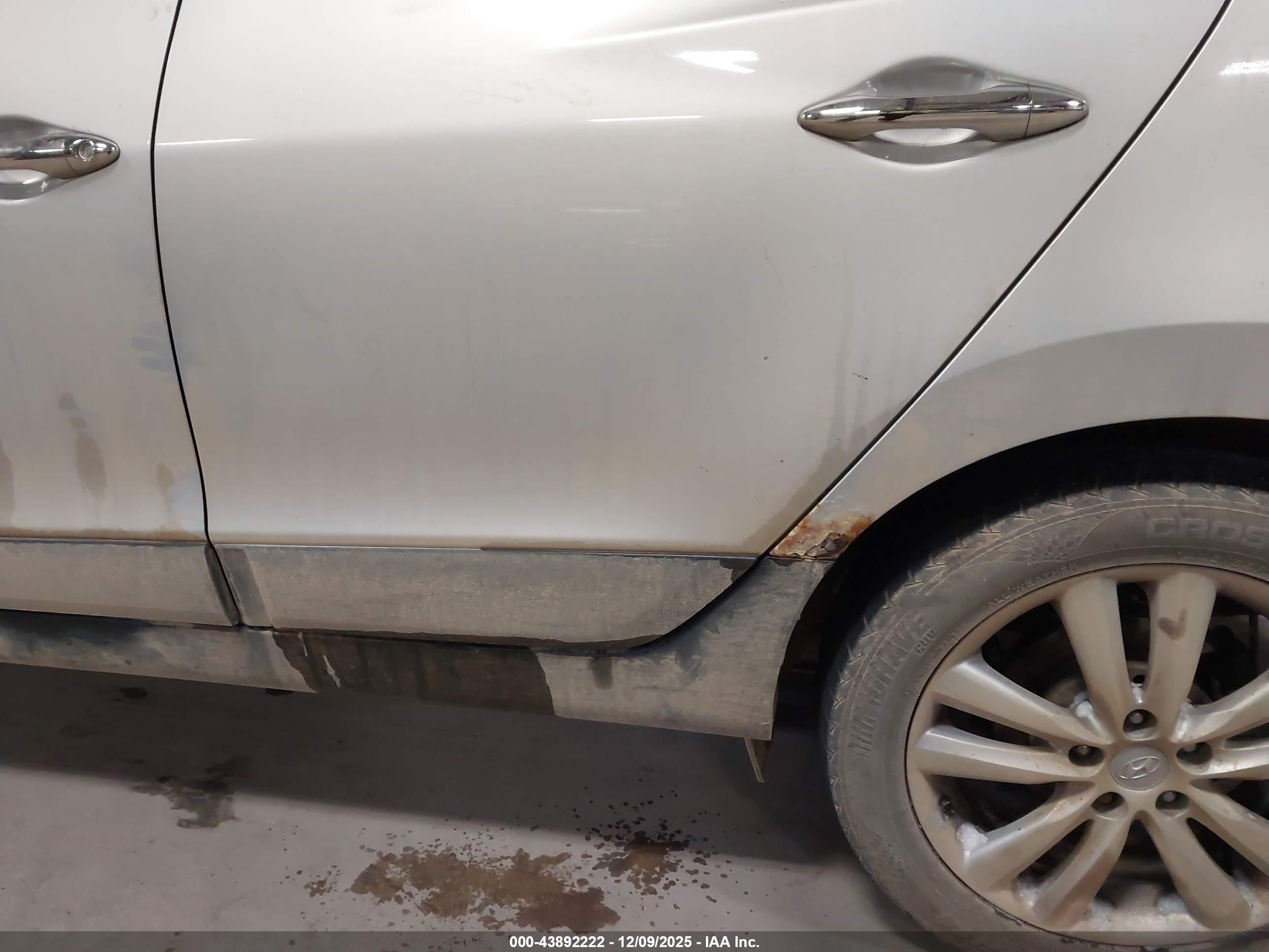 HYUNDAI TUCSON image 6