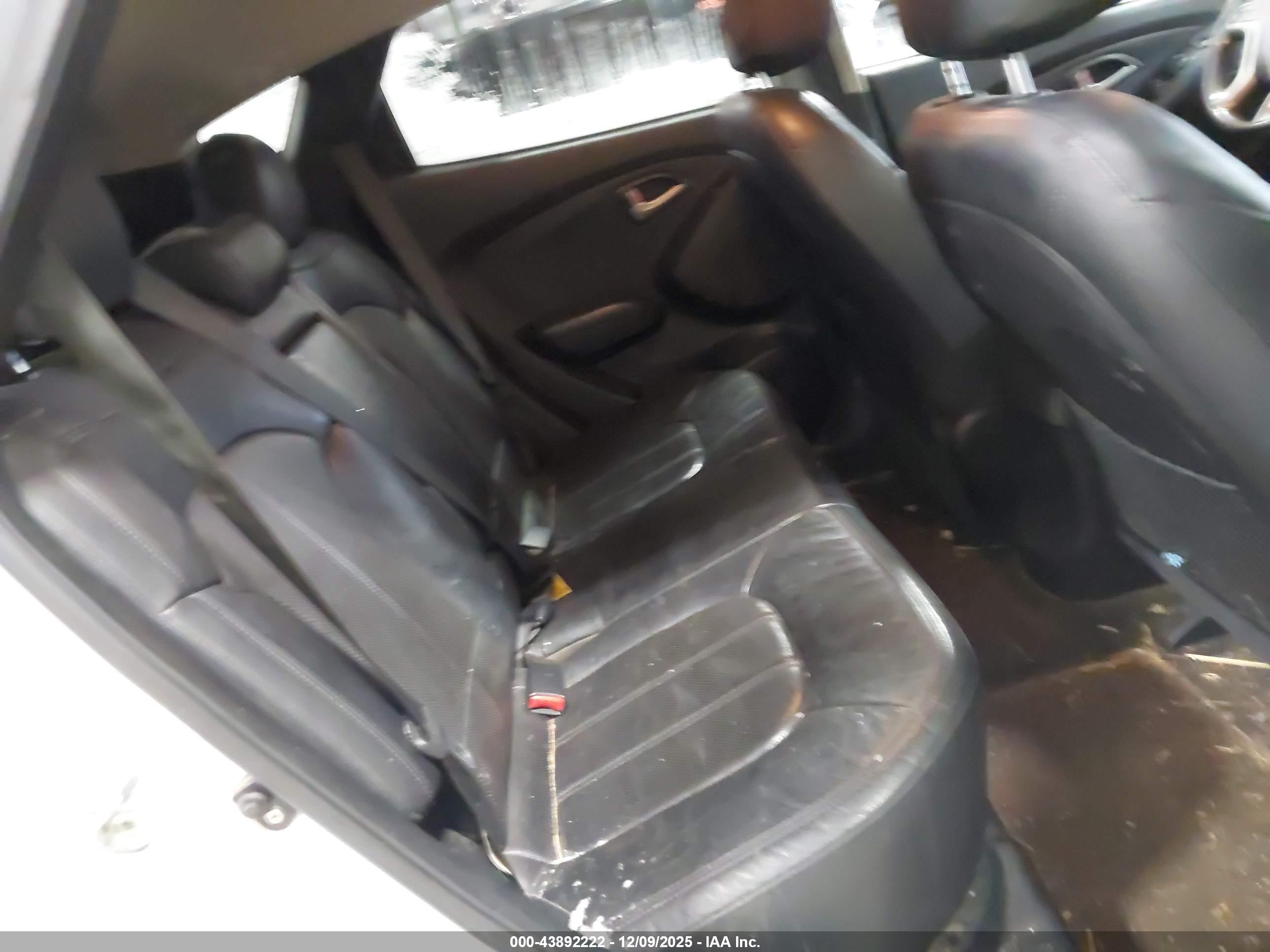 HYUNDAI TUCSON image 8