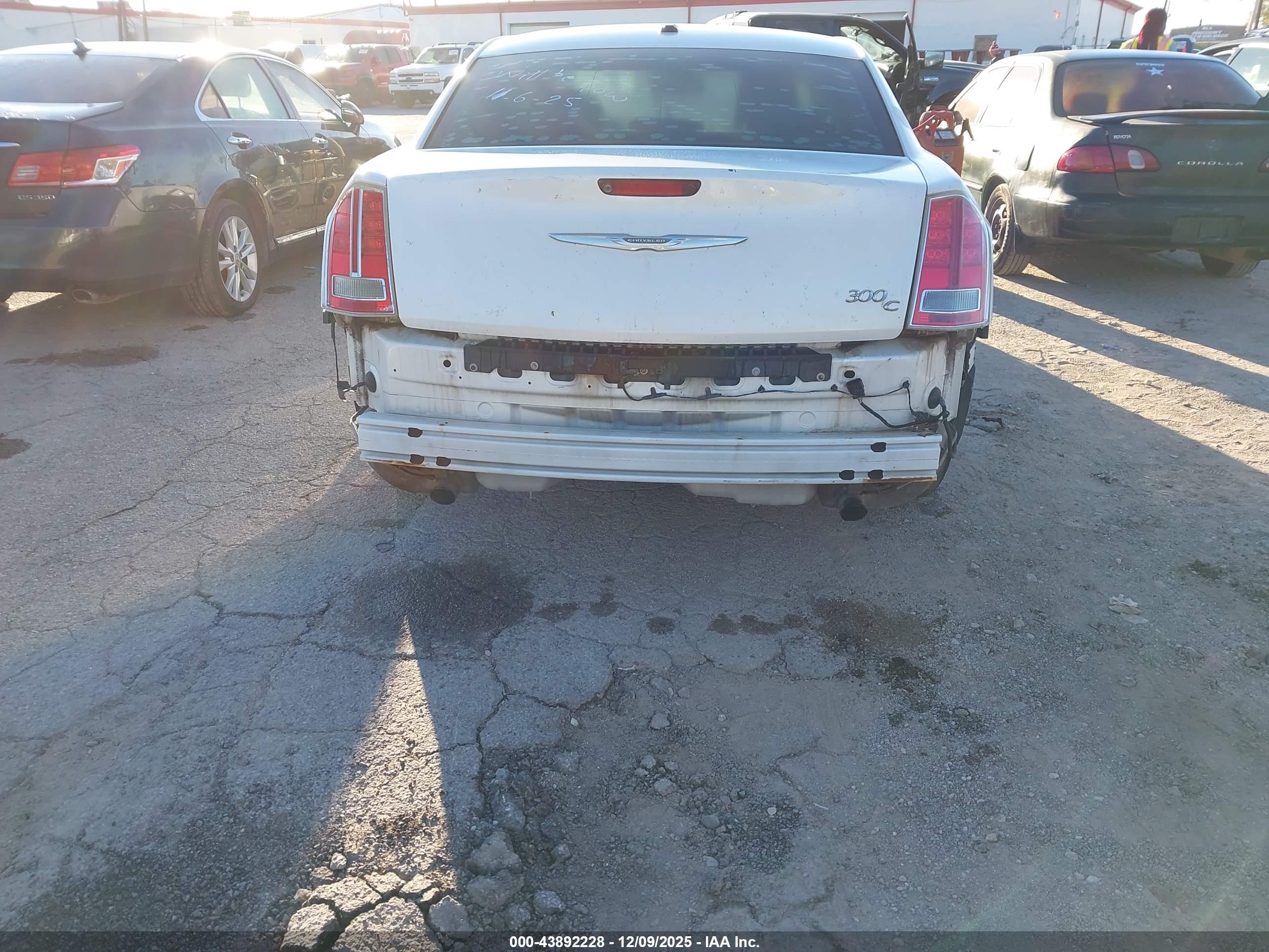 CHRYSLER 300C image 6