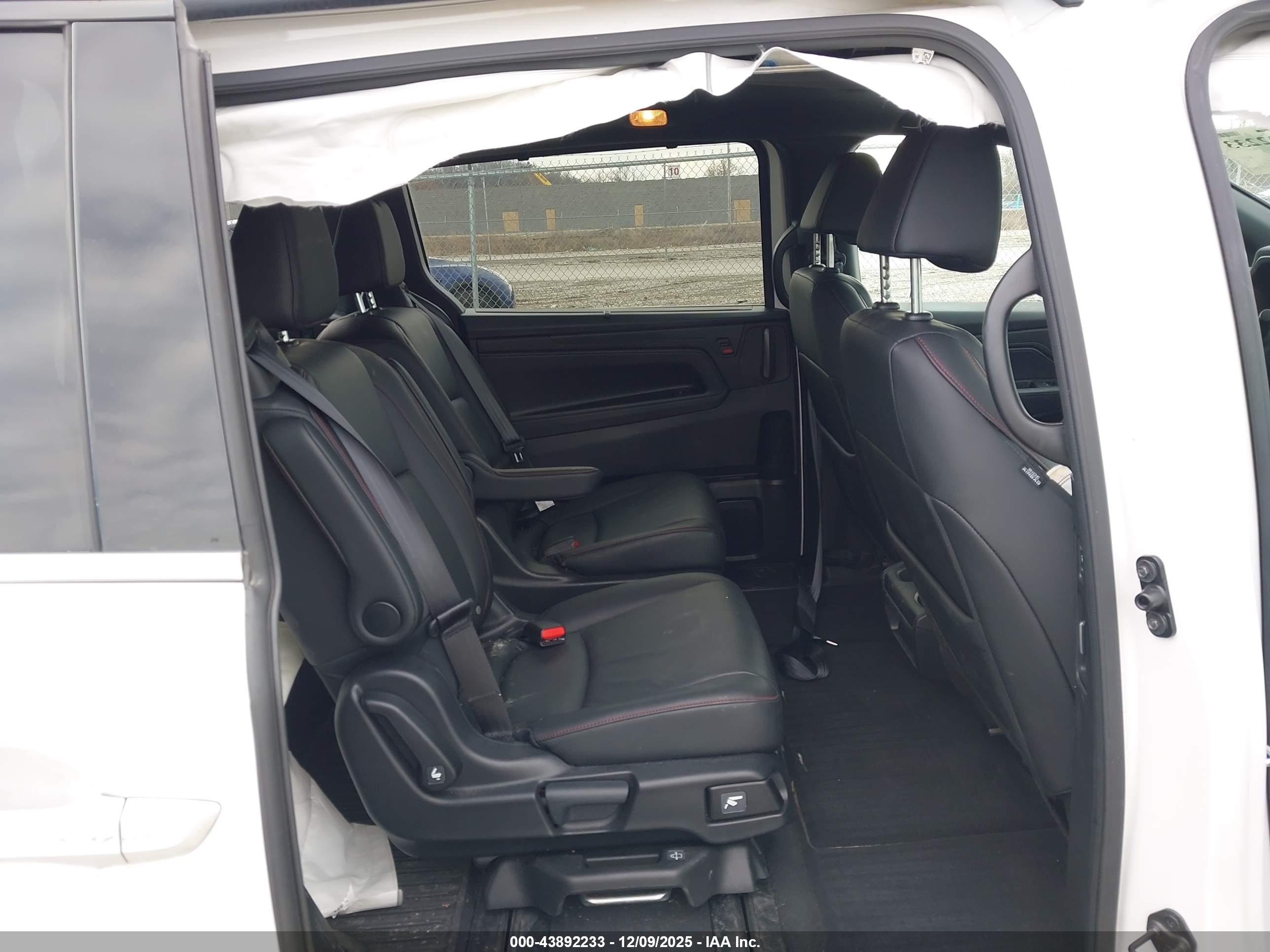 HONDA ODYSSEY image 8