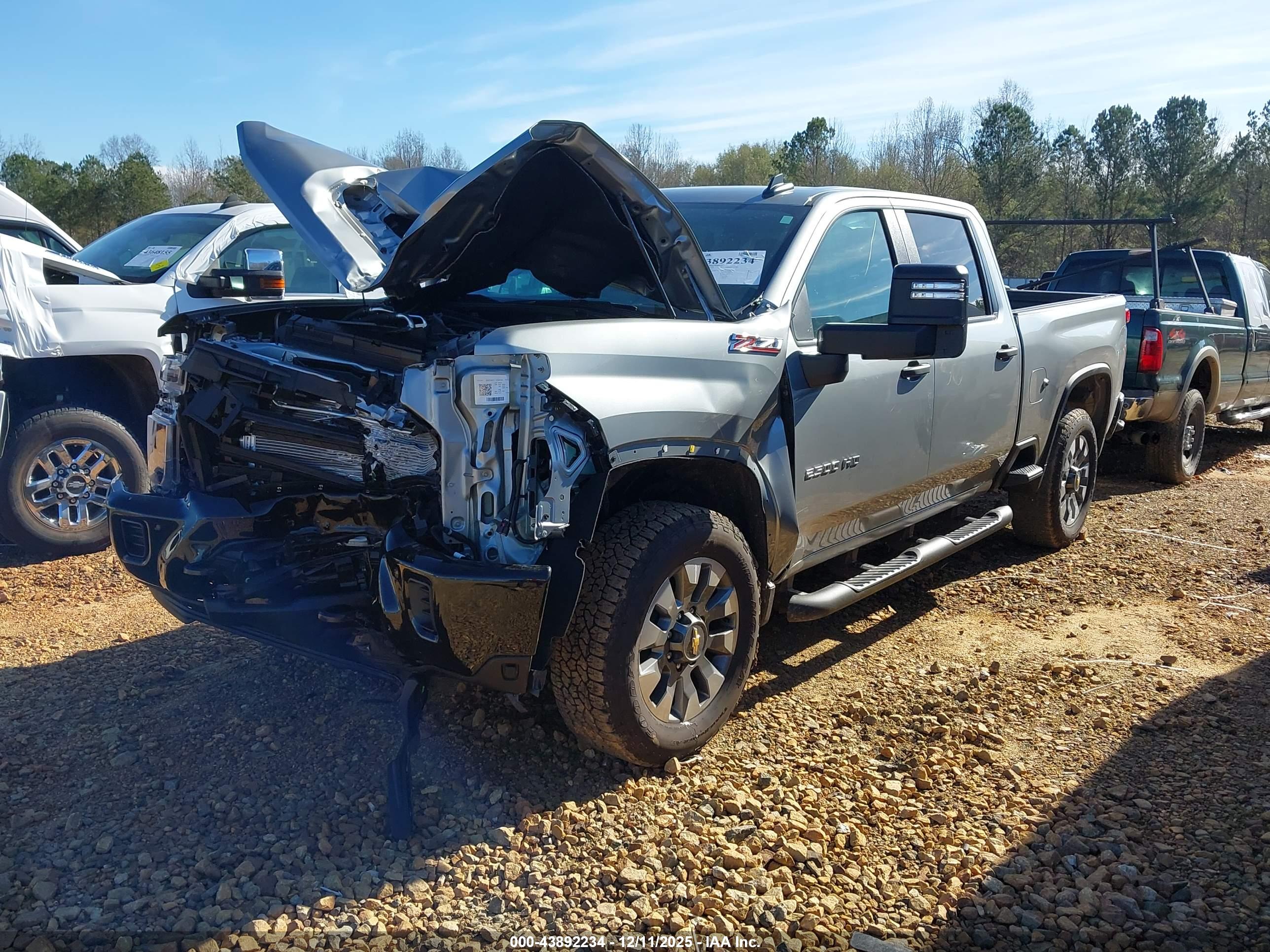 CHEVROLET SILVERADO image 2