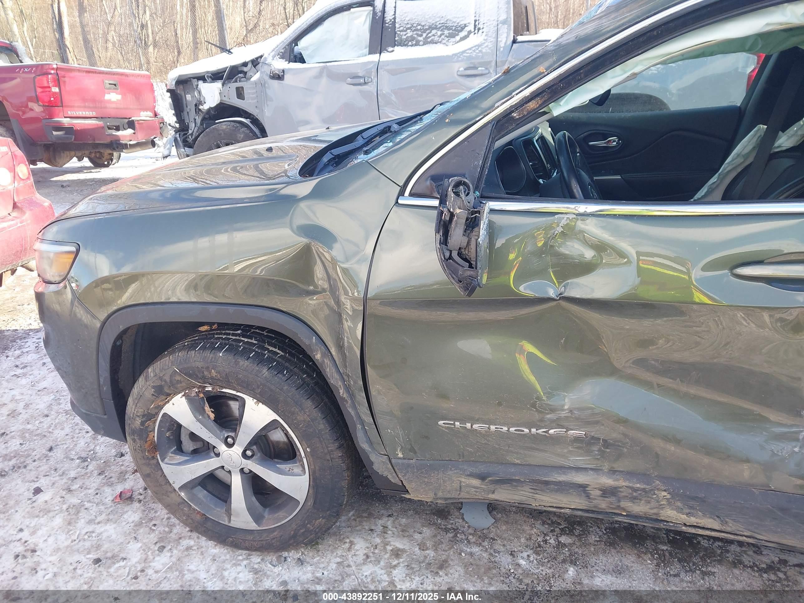 JEEP CHEROKEE image 6