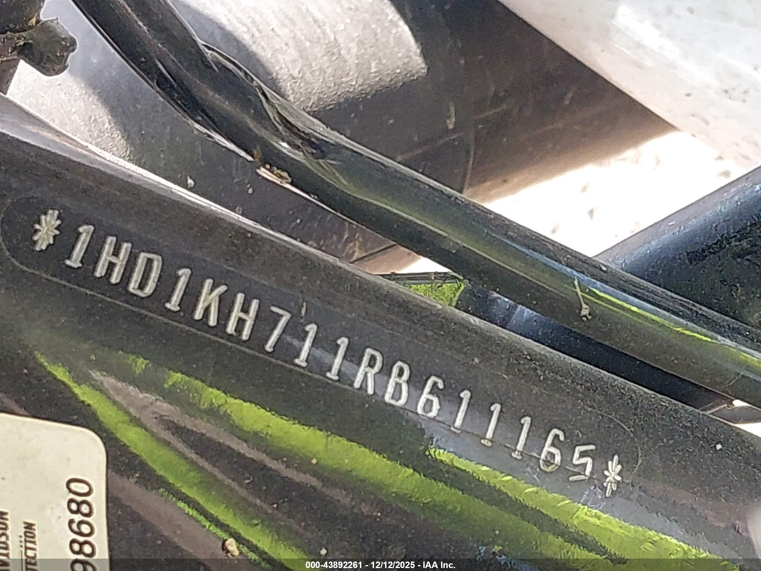 HARLEY-DAVIDSON FLTRX image 10