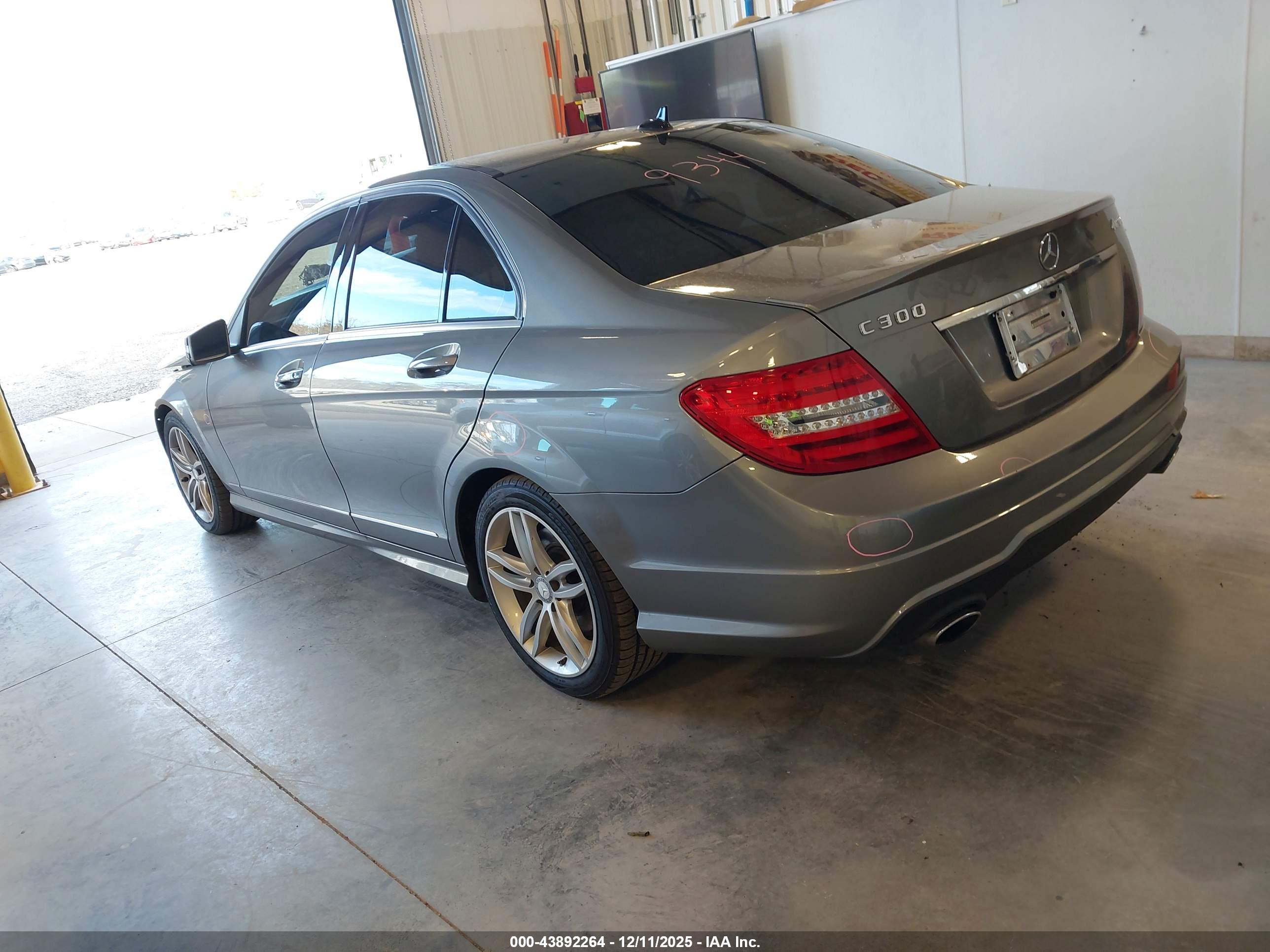 MERCEDES-BENZ C image 3
