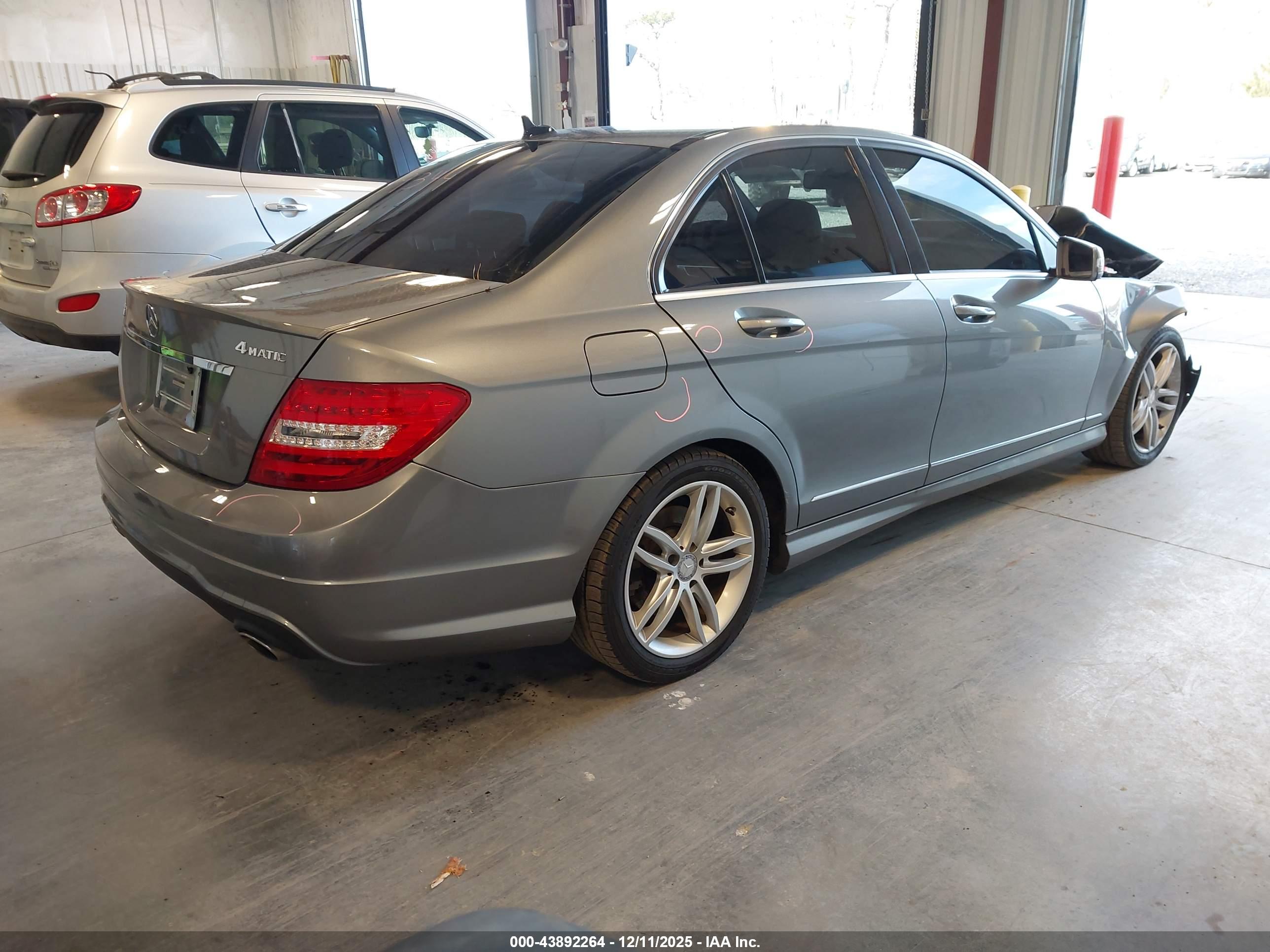 MERCEDES-BENZ C image 4