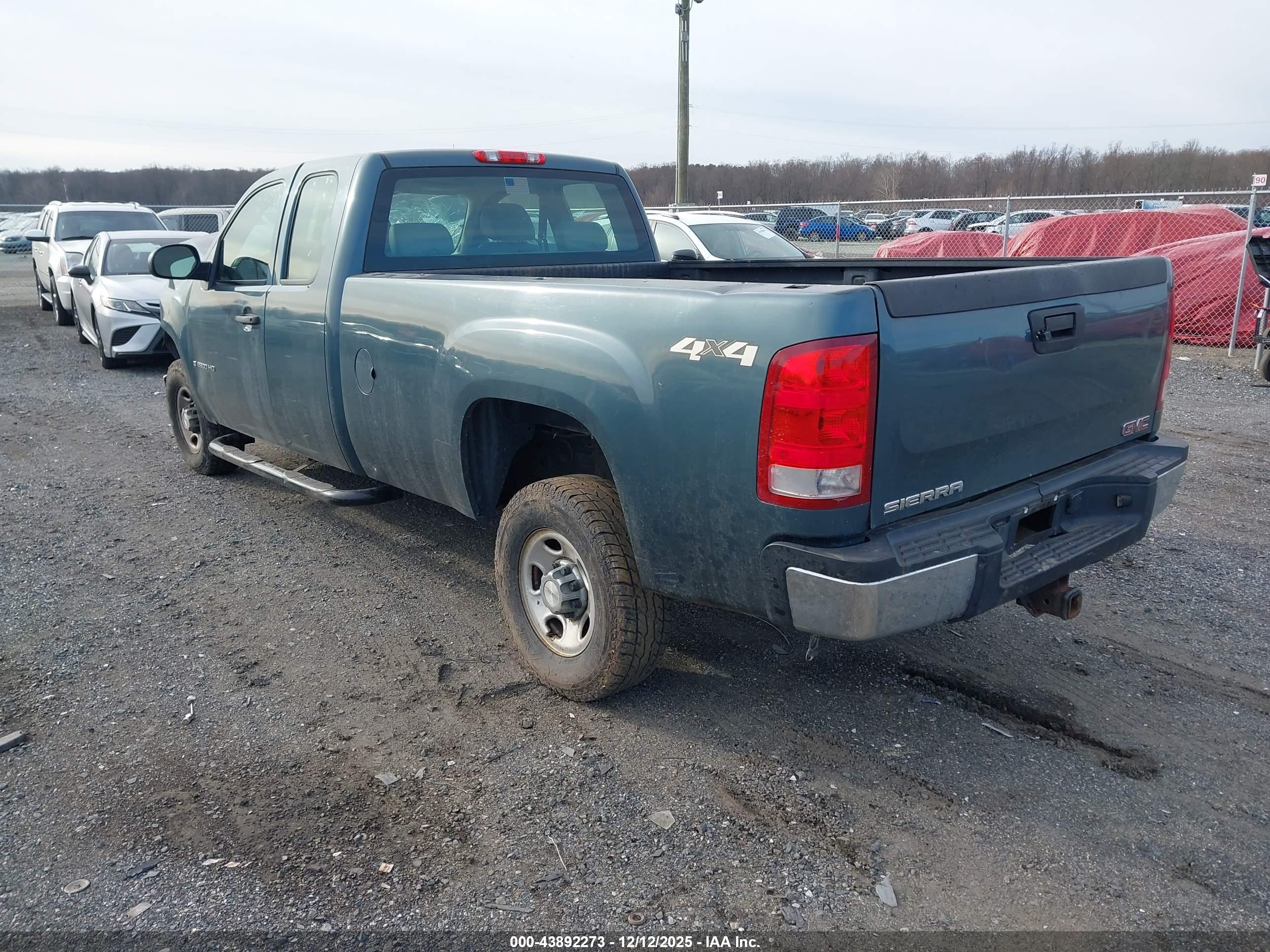 GMC SIERRA image 3