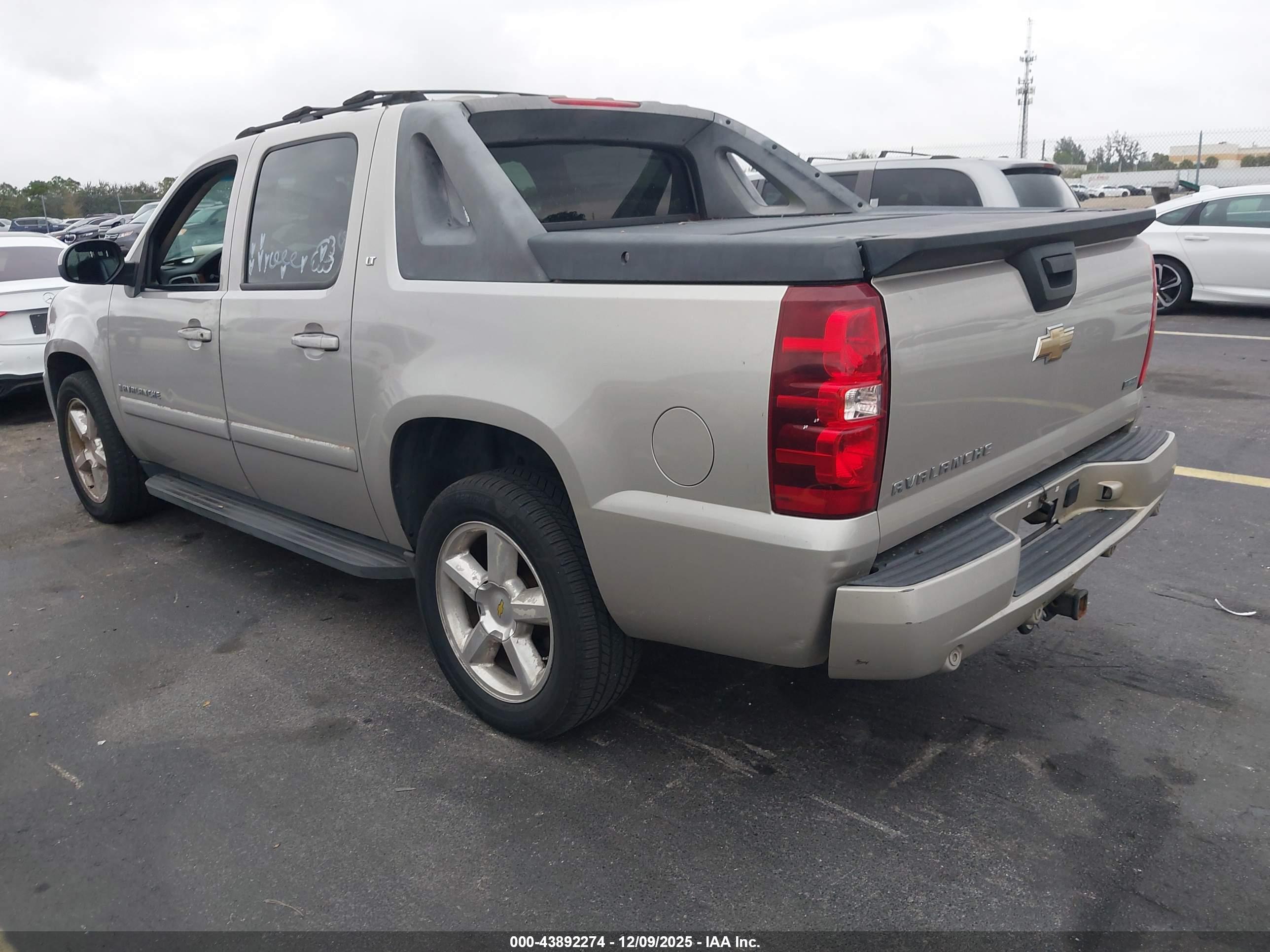 CHEVROLET AVALANCHE image 3