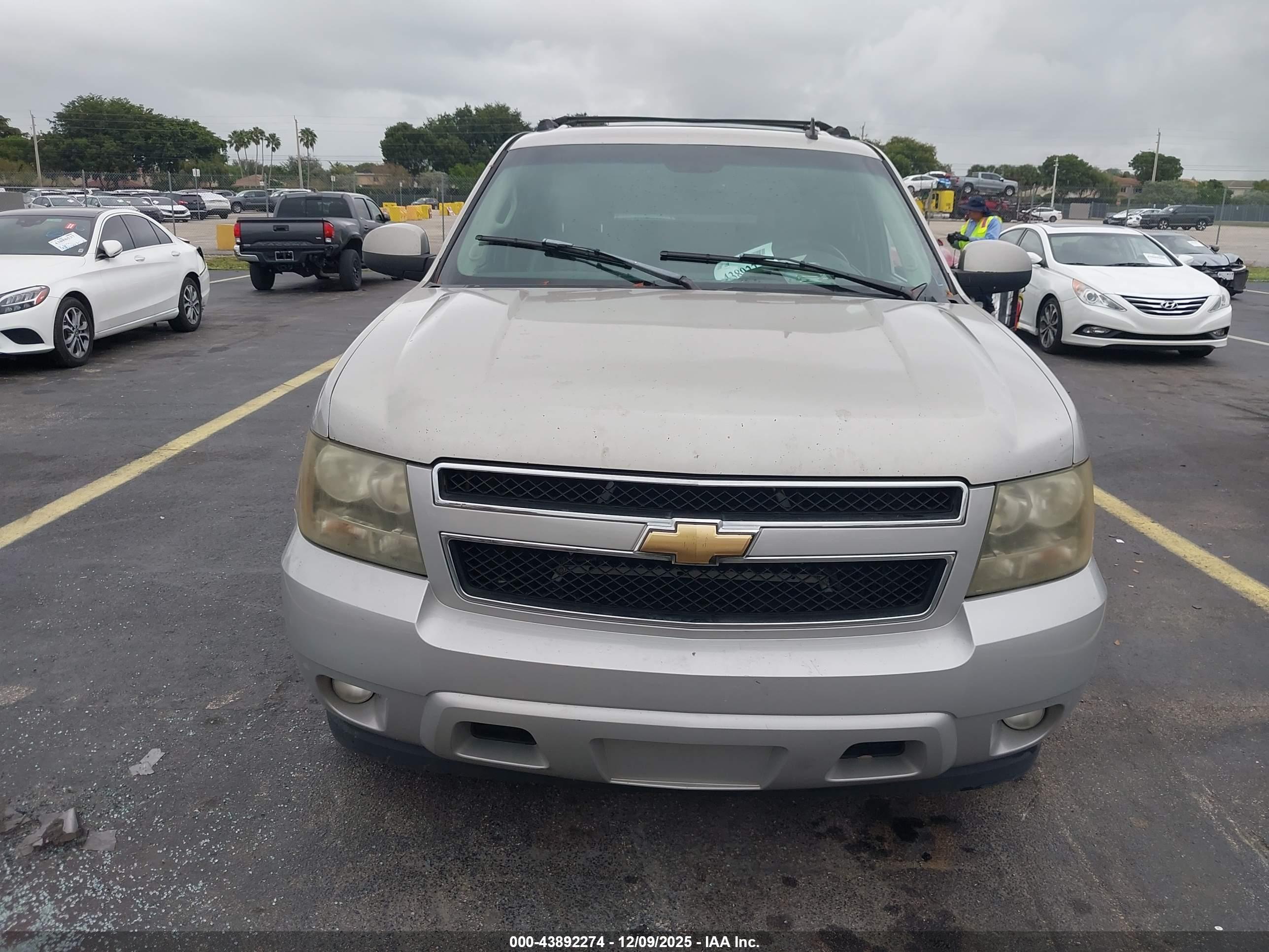 CHEVROLET AVALANCHE image 6