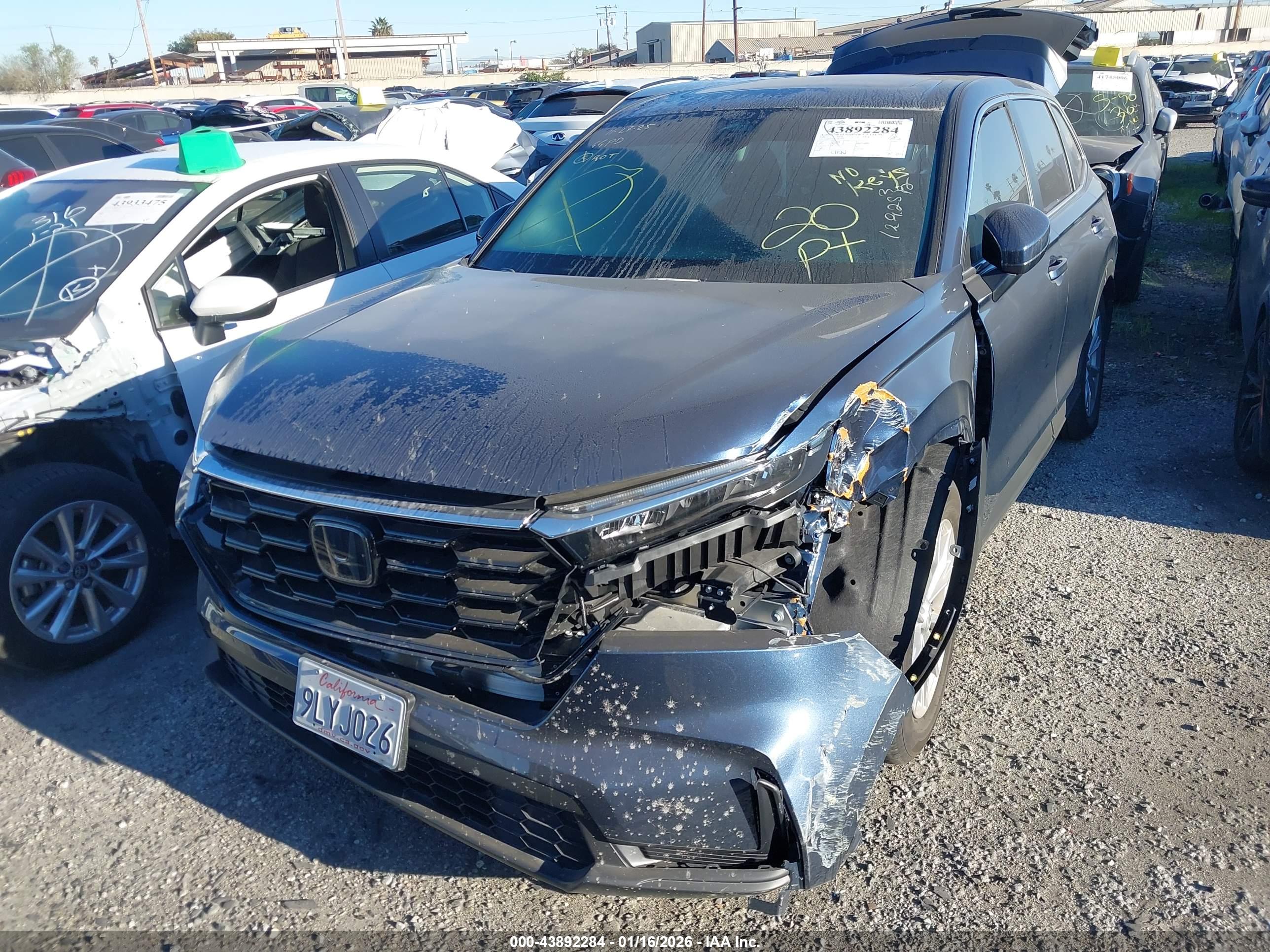 HONDA CR-V image 2