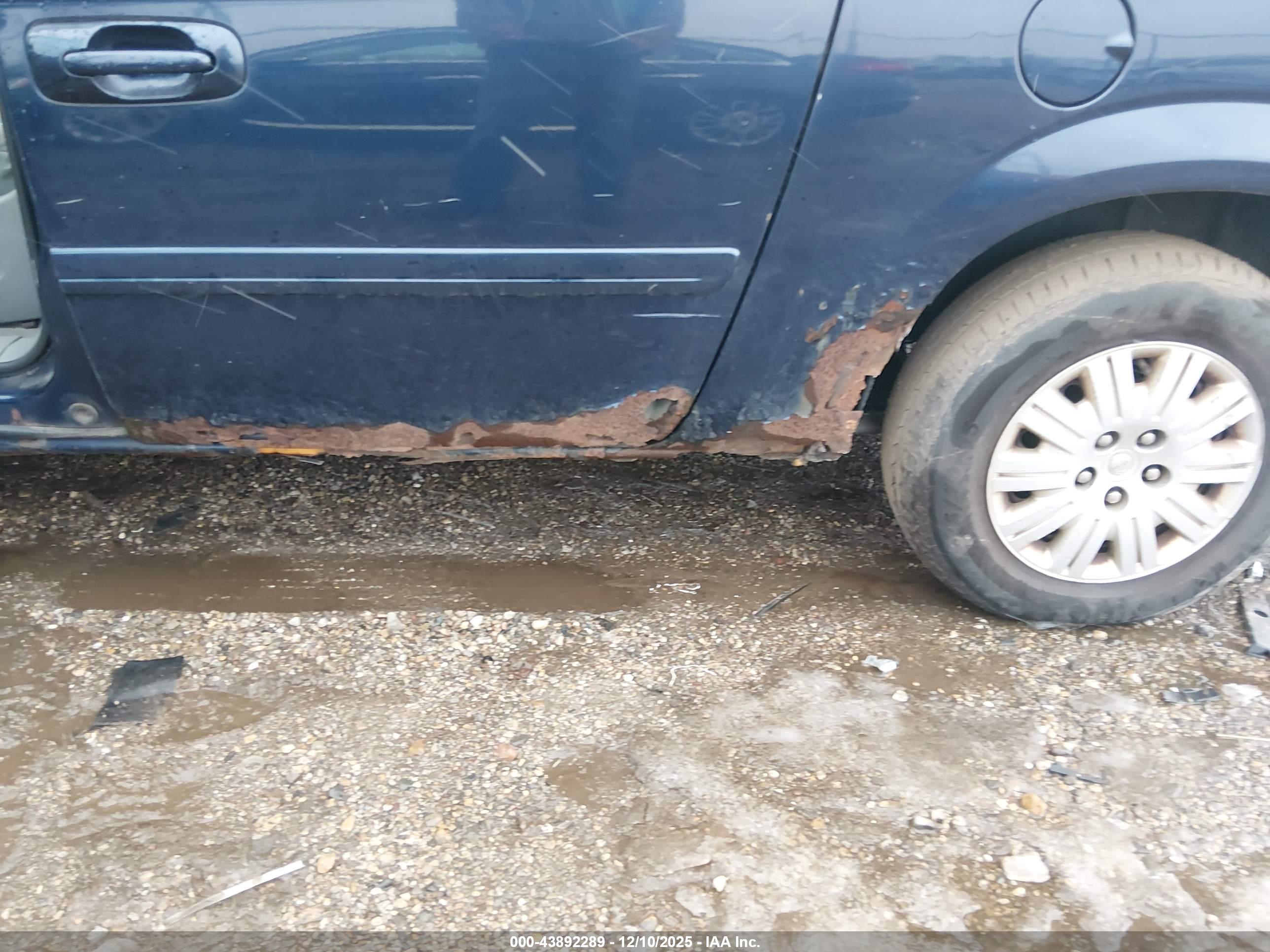 CHRYSLER TOWN image 6