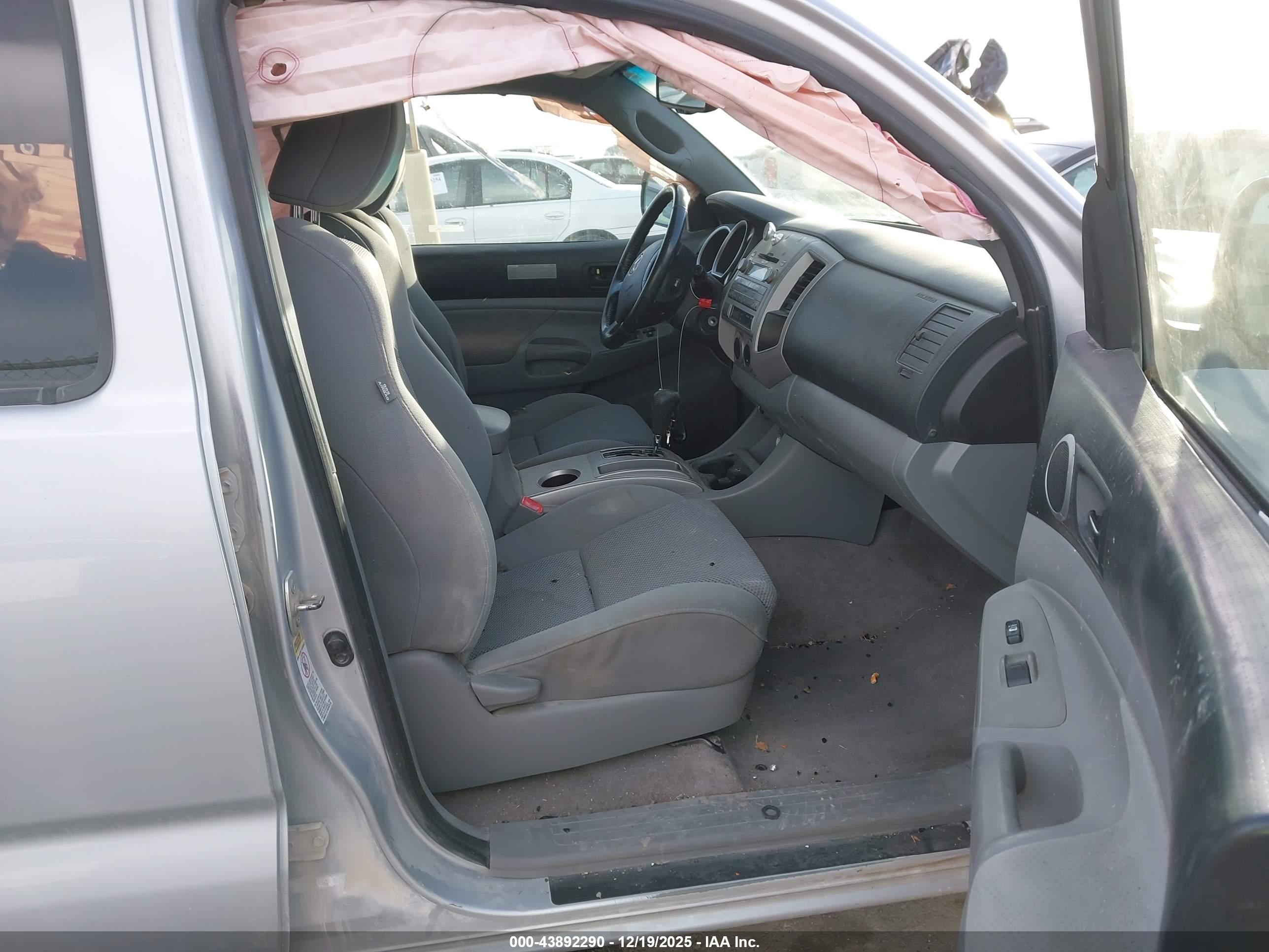 TOYOTA TACOMA image 5