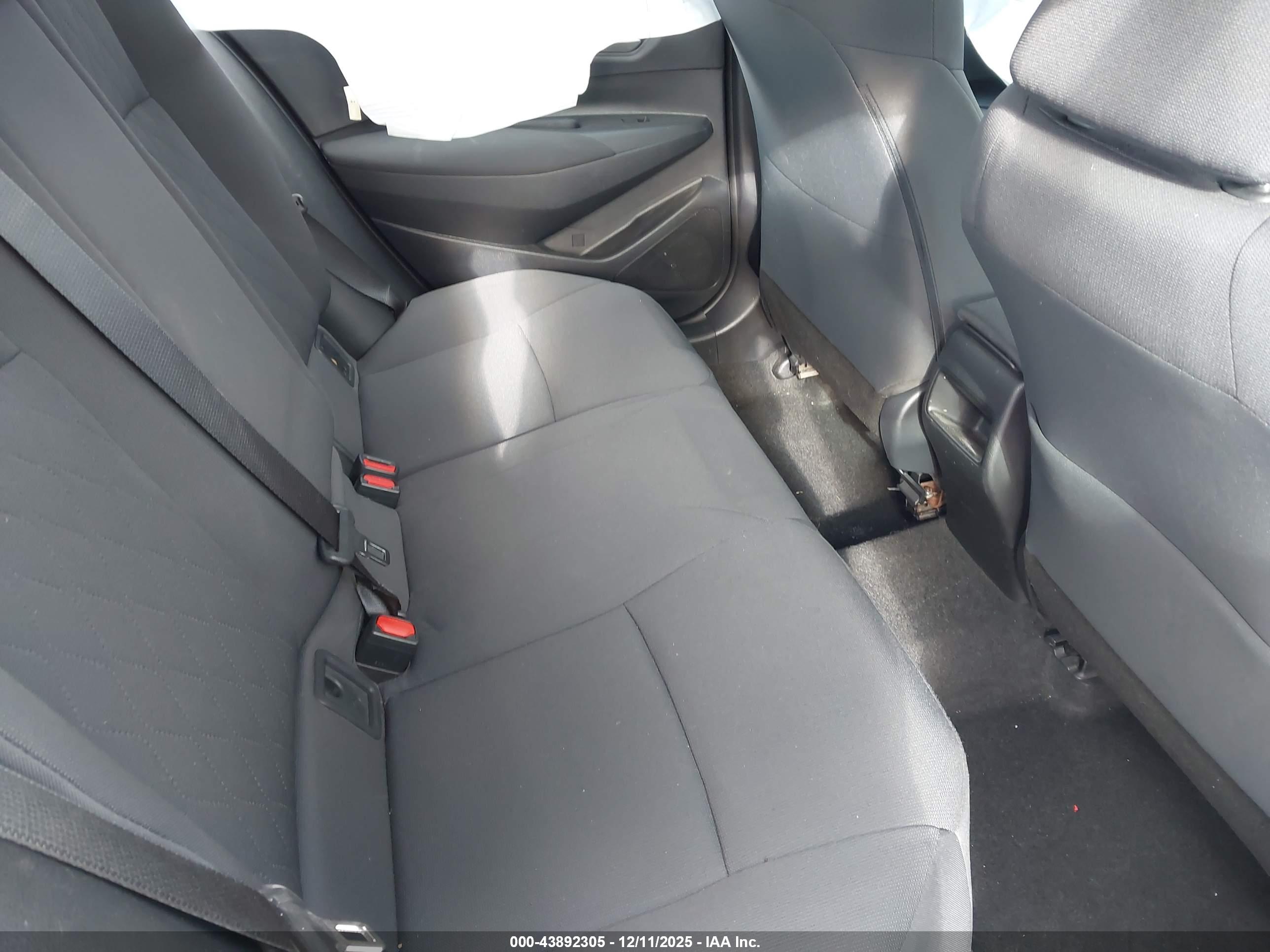 TOYOTA COROLLA image 8