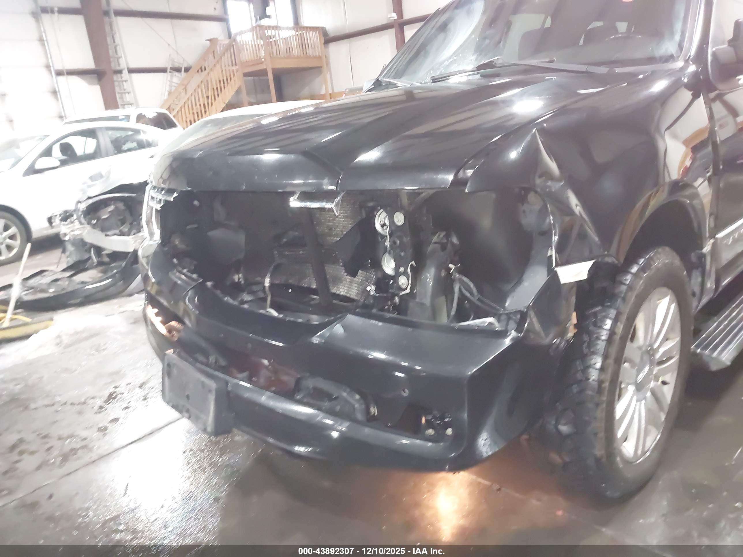 LINCOLN NAVIGATOR image 6
