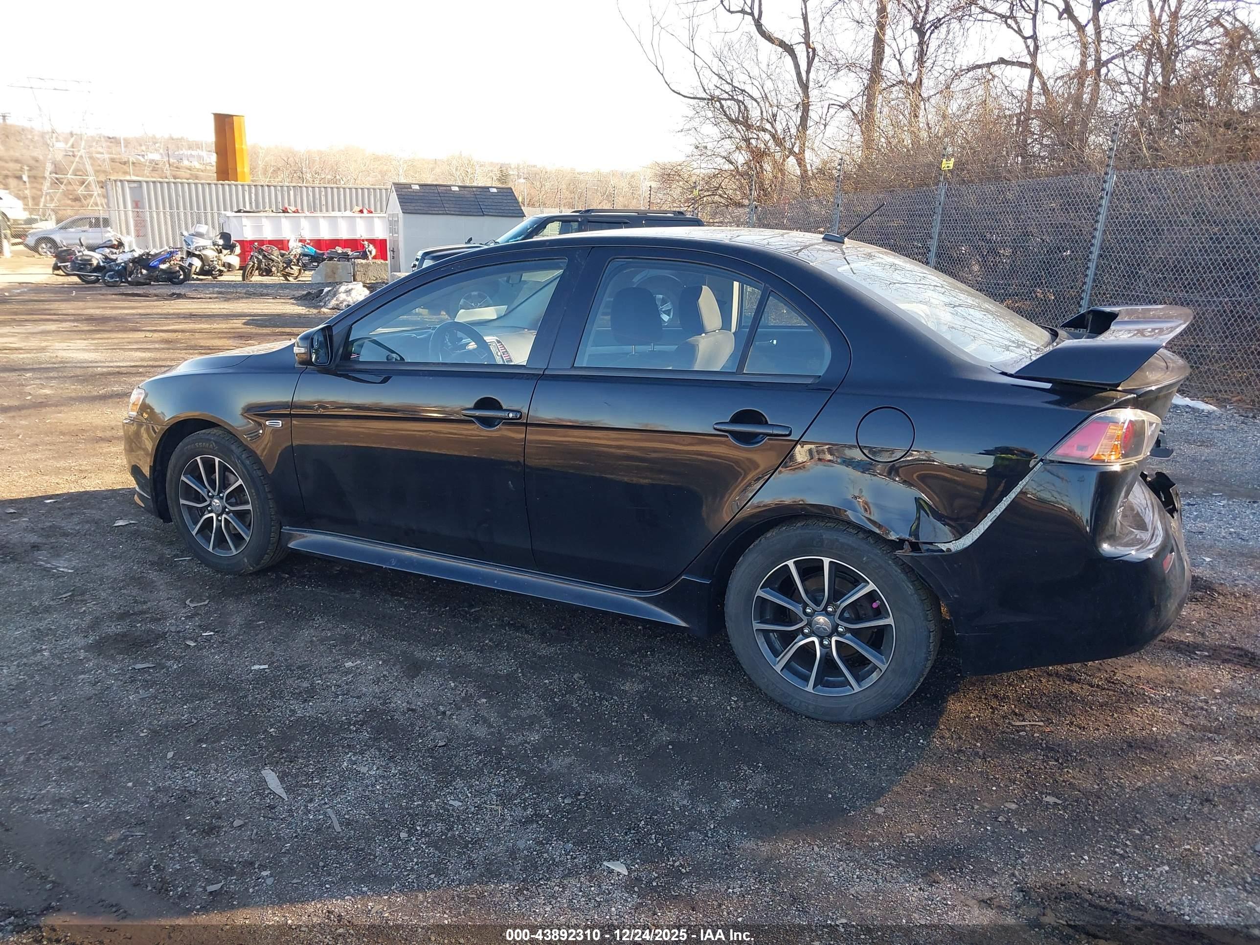 MITSUBISHI LANCER image 3