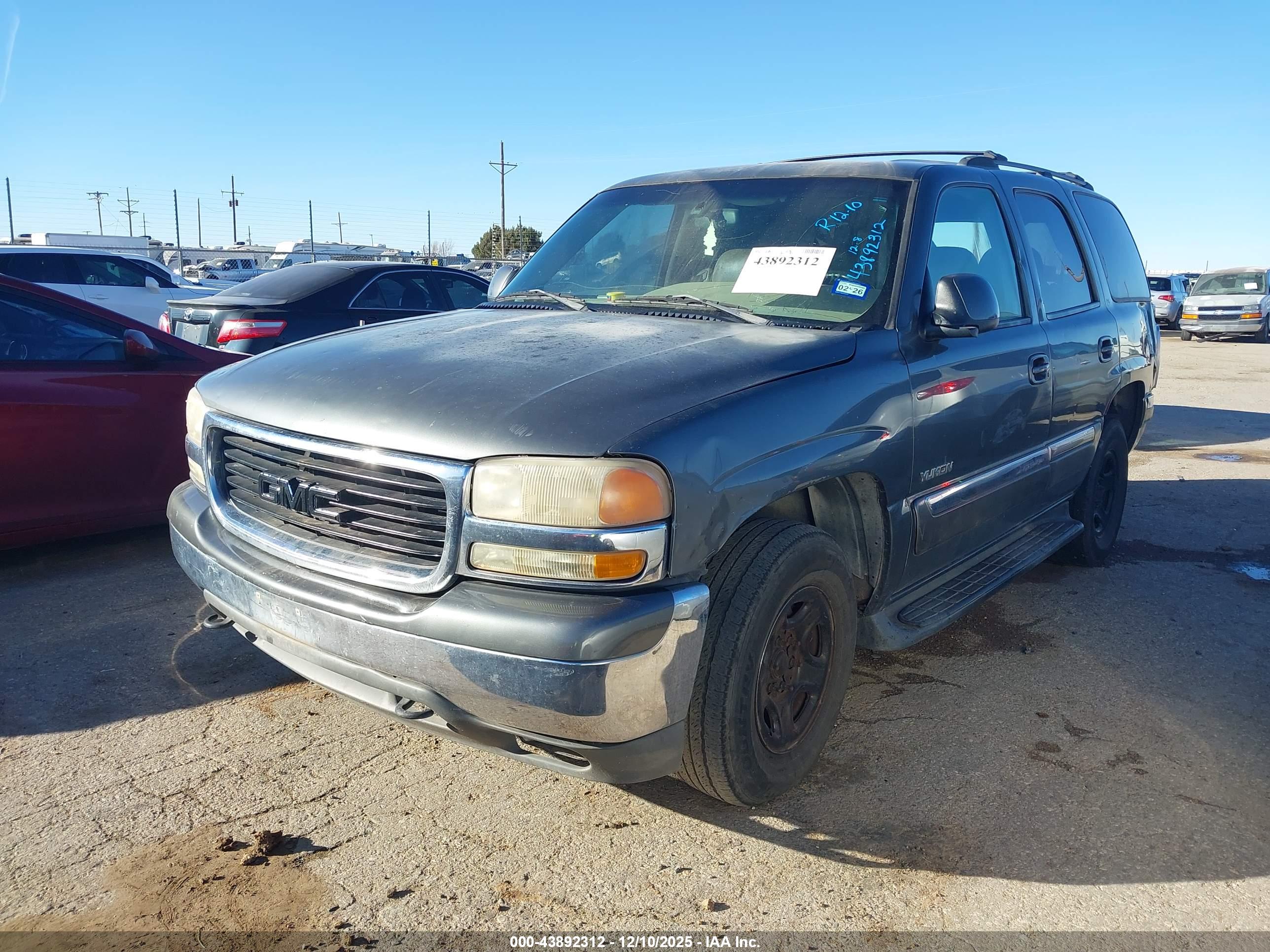 GMC YUKON image 2