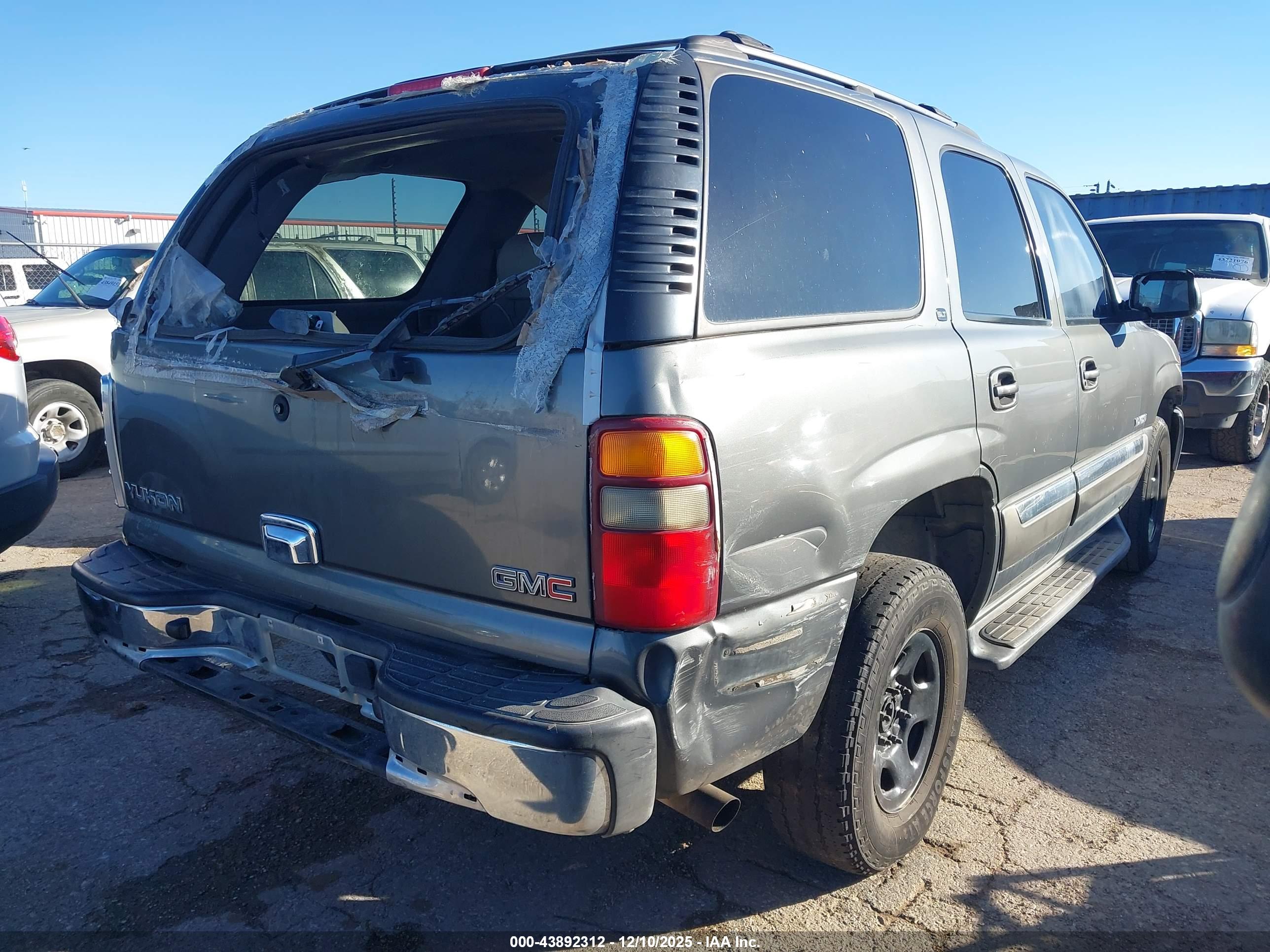 GMC YUKON image 4