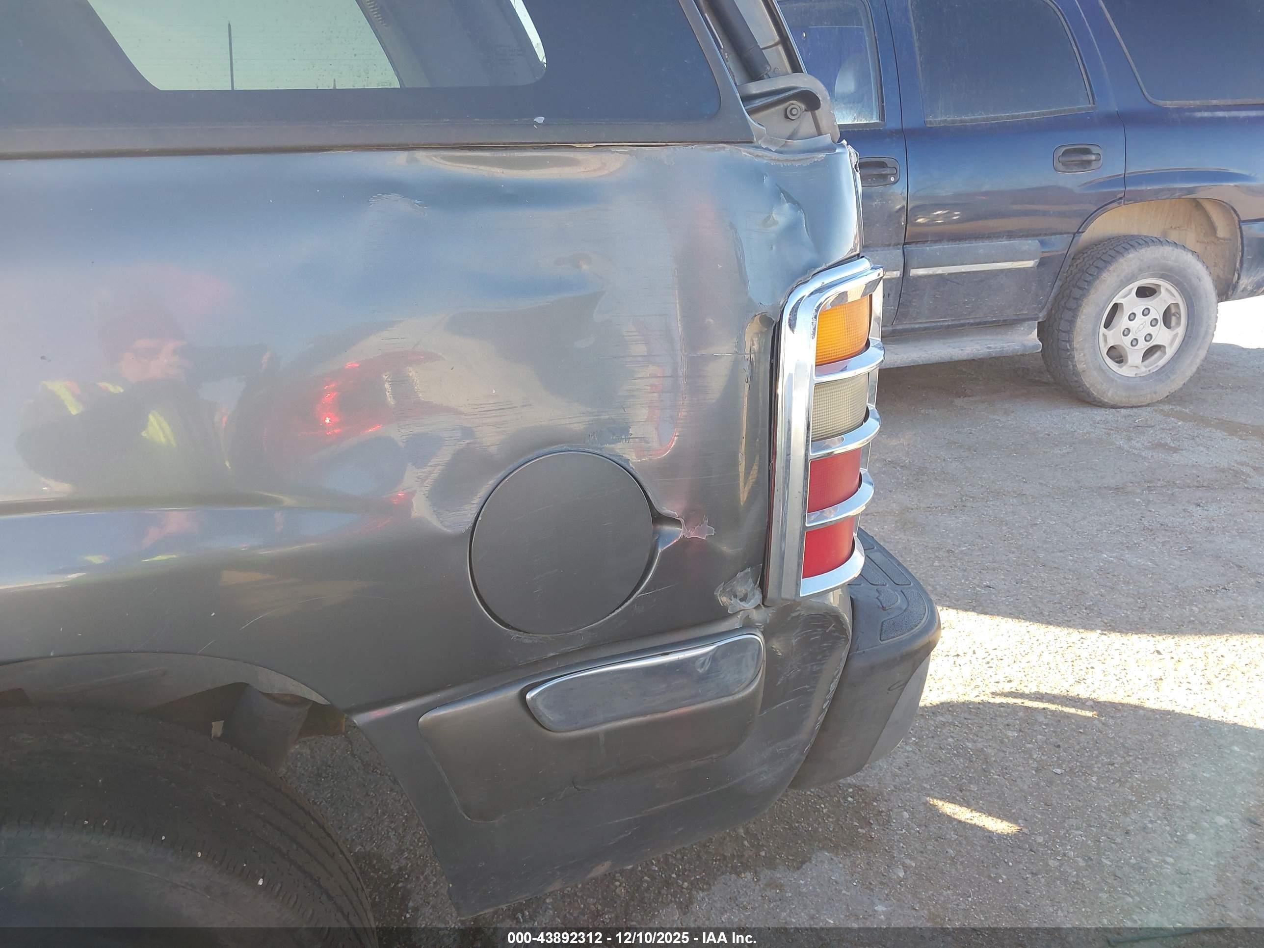 GMC YUKON image 6
