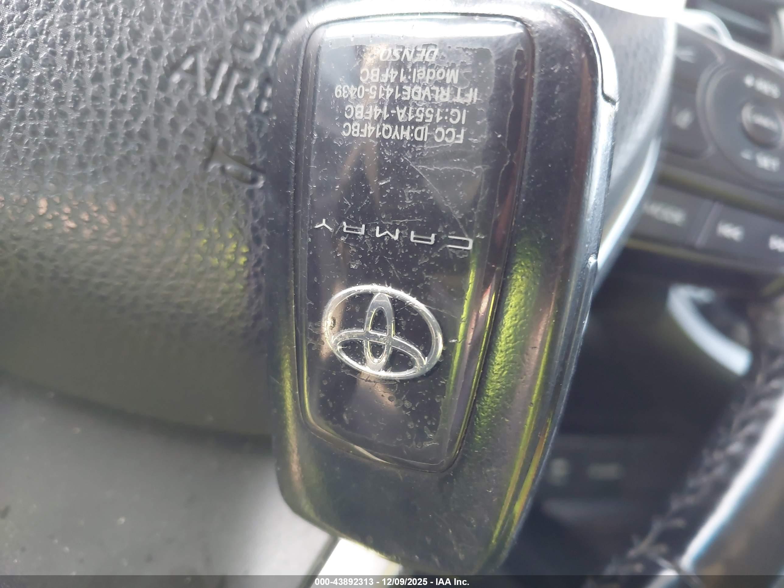 TOYOTA CAMRY image 11