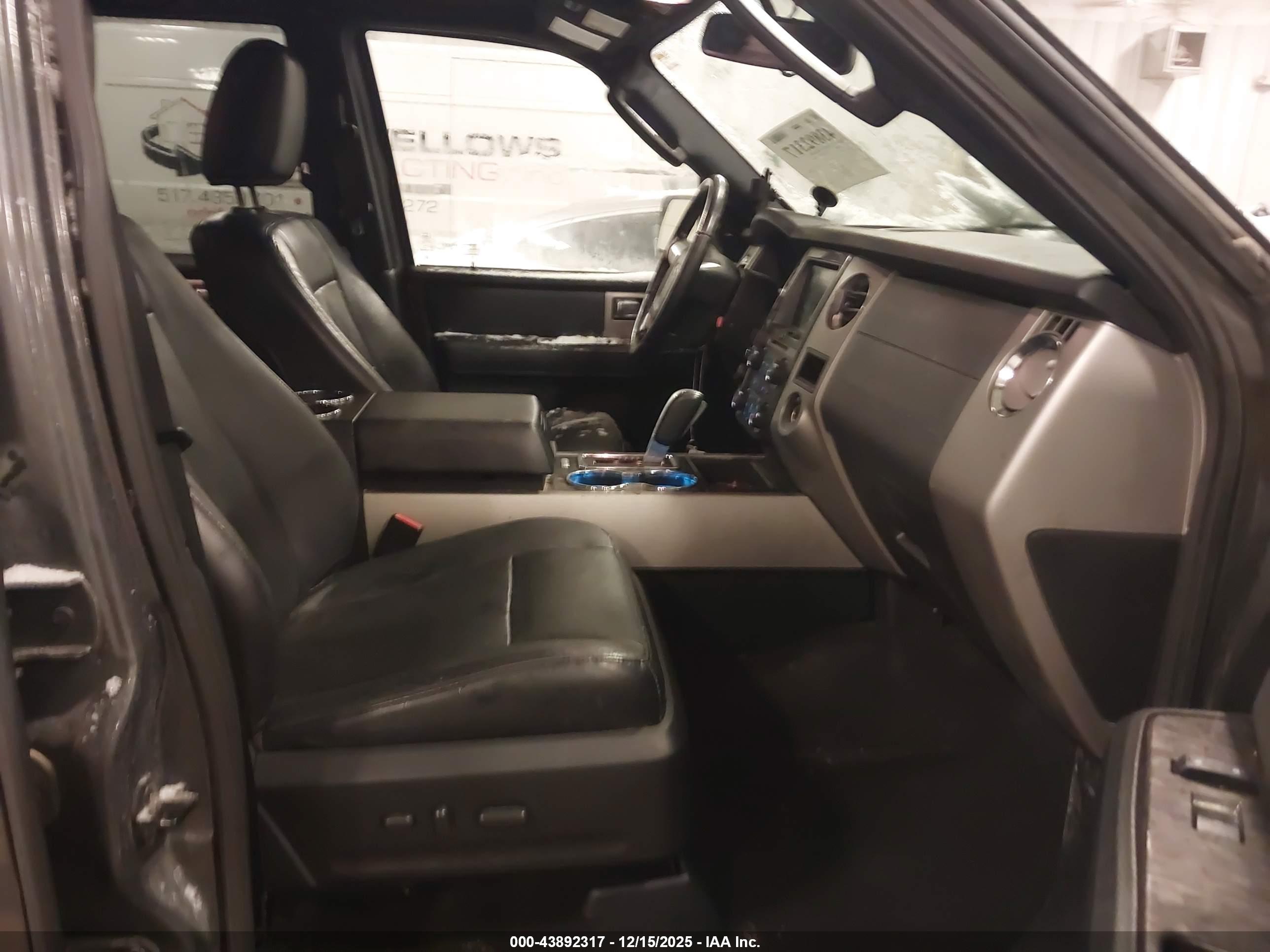 FORD EXPEDITION image 5