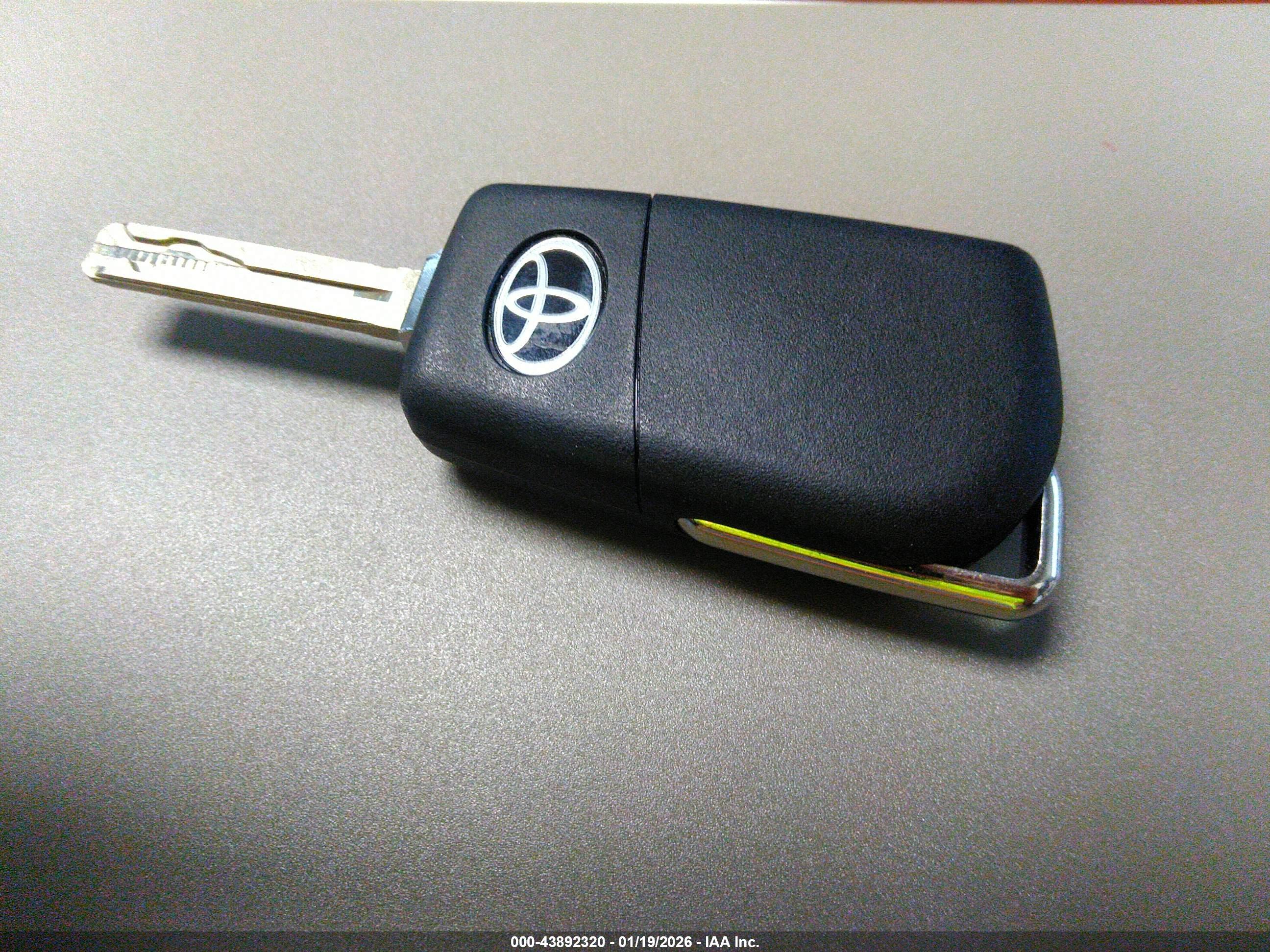 TOYOTA COROLLA image 11
