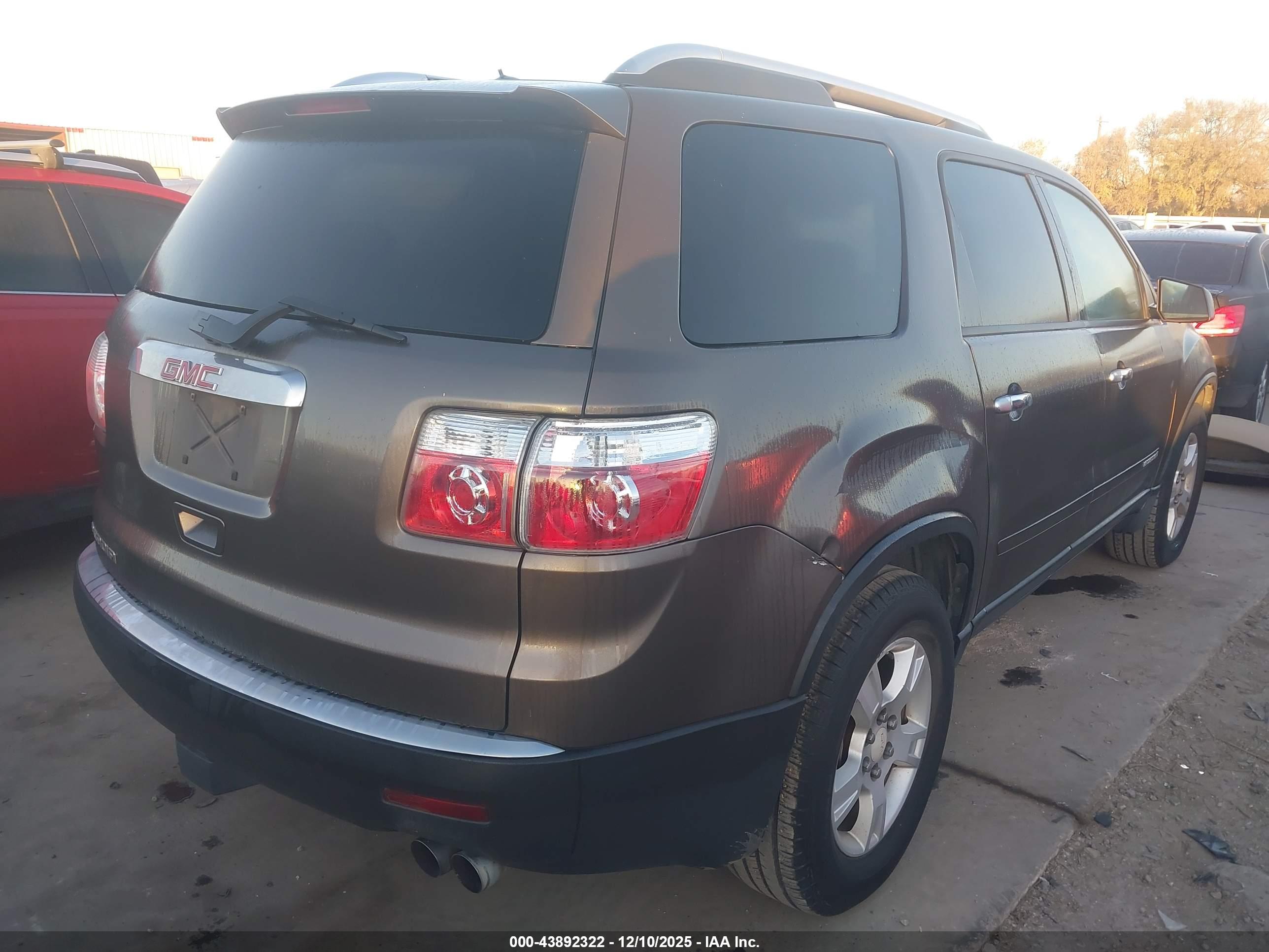 GMC ACADIA image 4