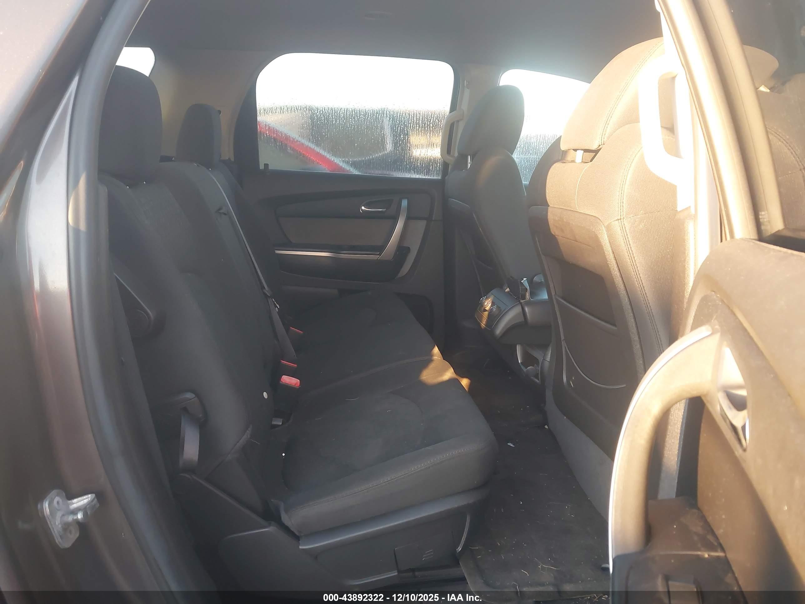 GMC ACADIA image 8
