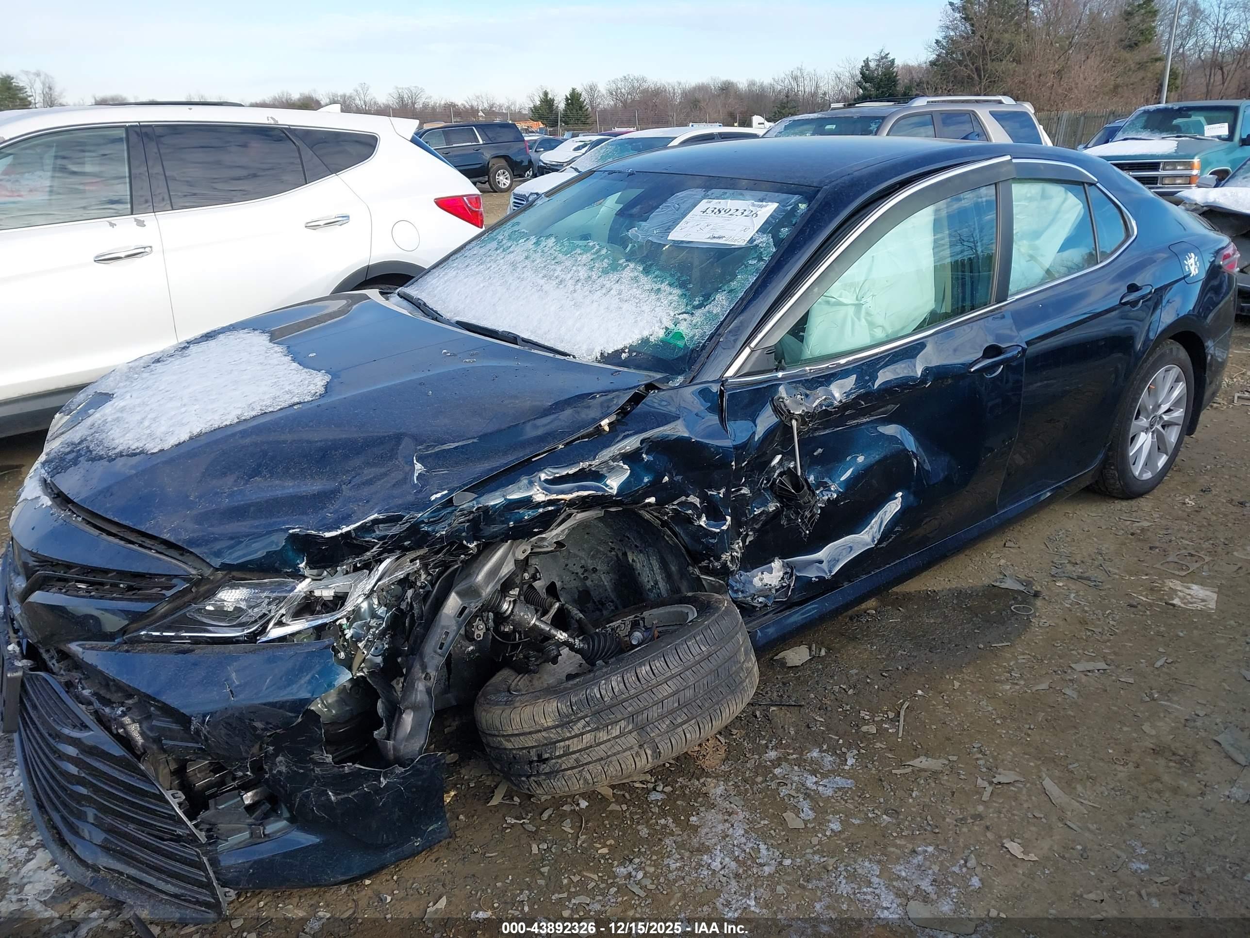 TOYOTA CAMRY image 2