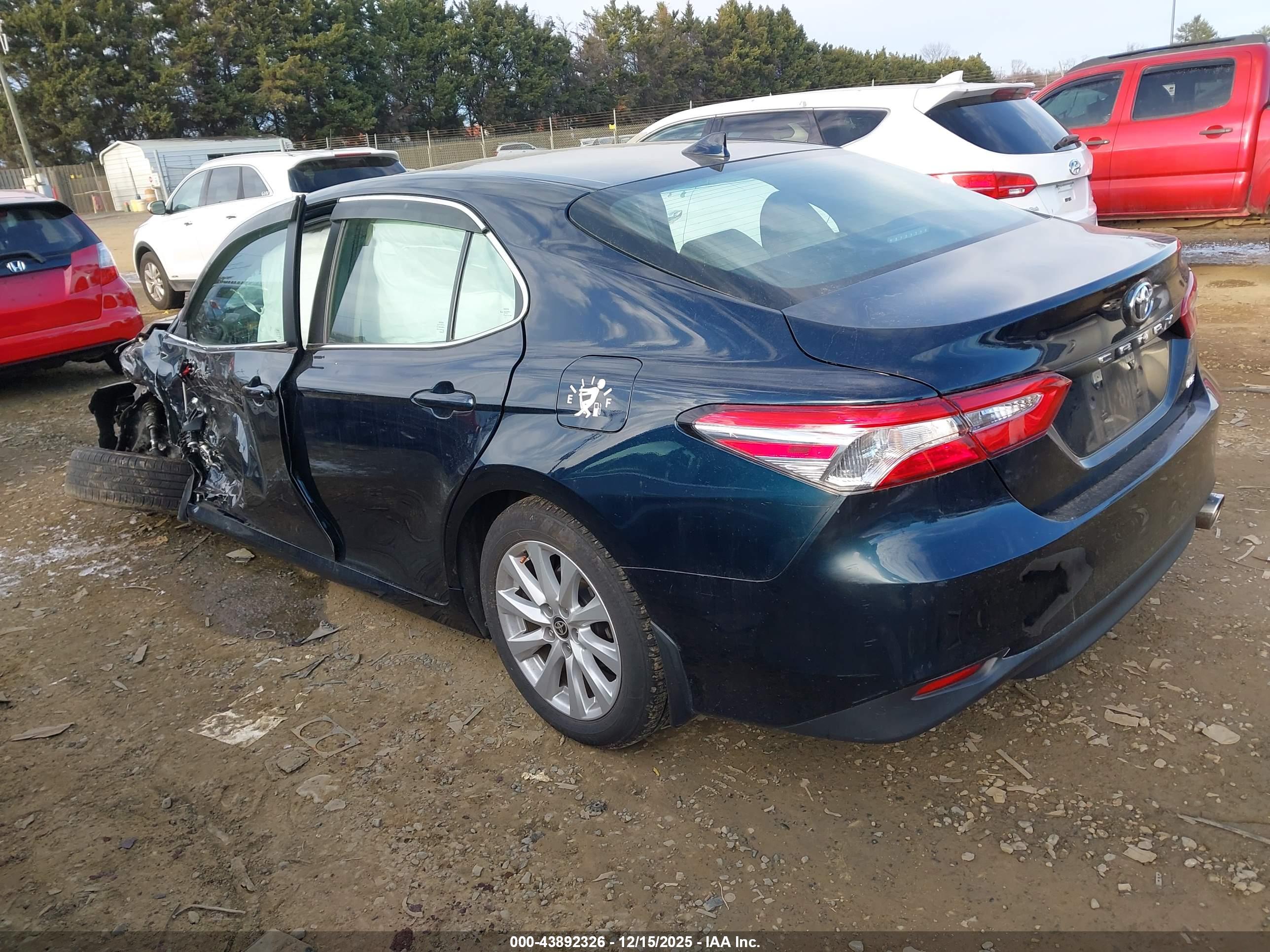 TOYOTA CAMRY image 3