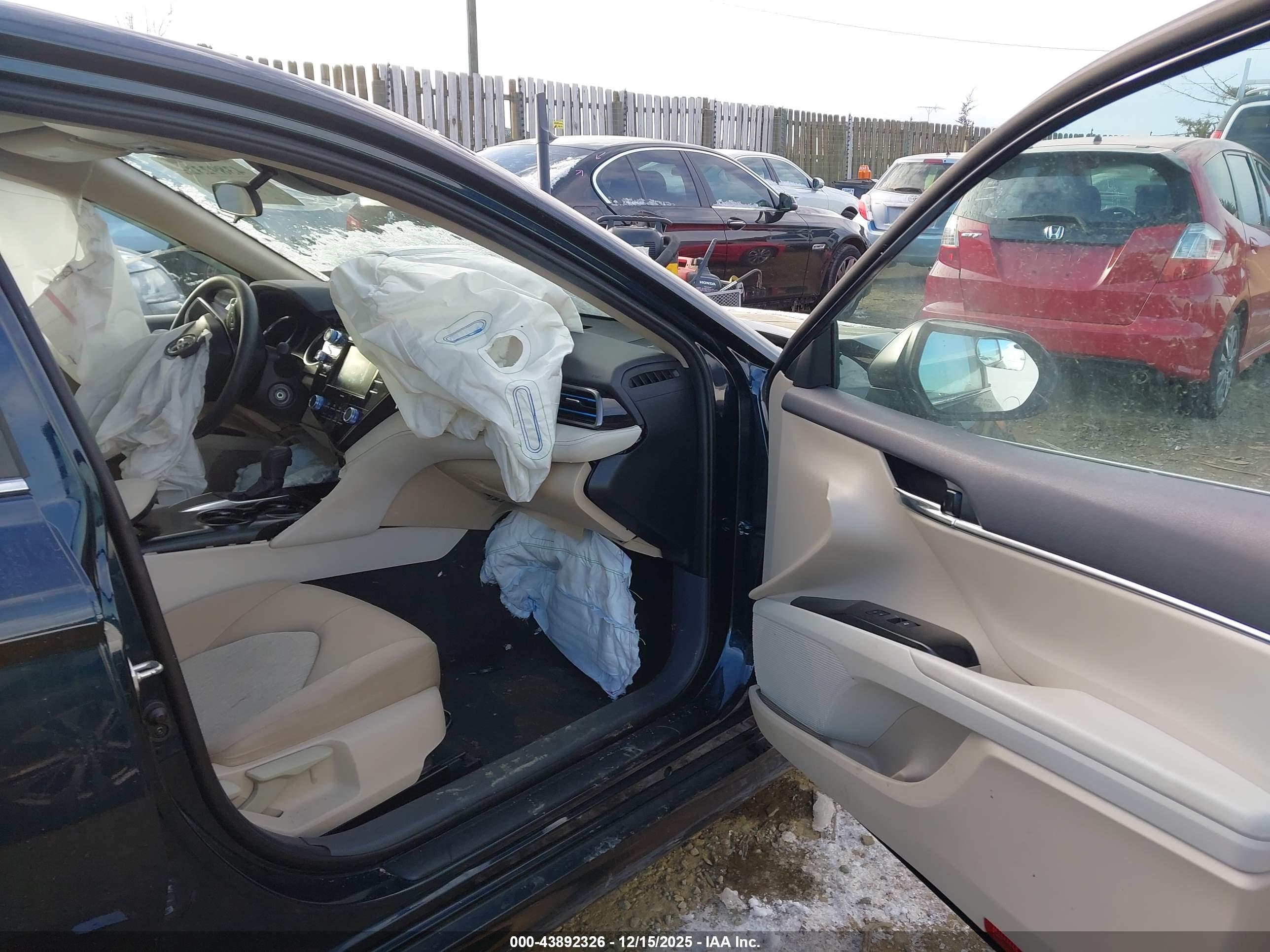 TOYOTA CAMRY image 5