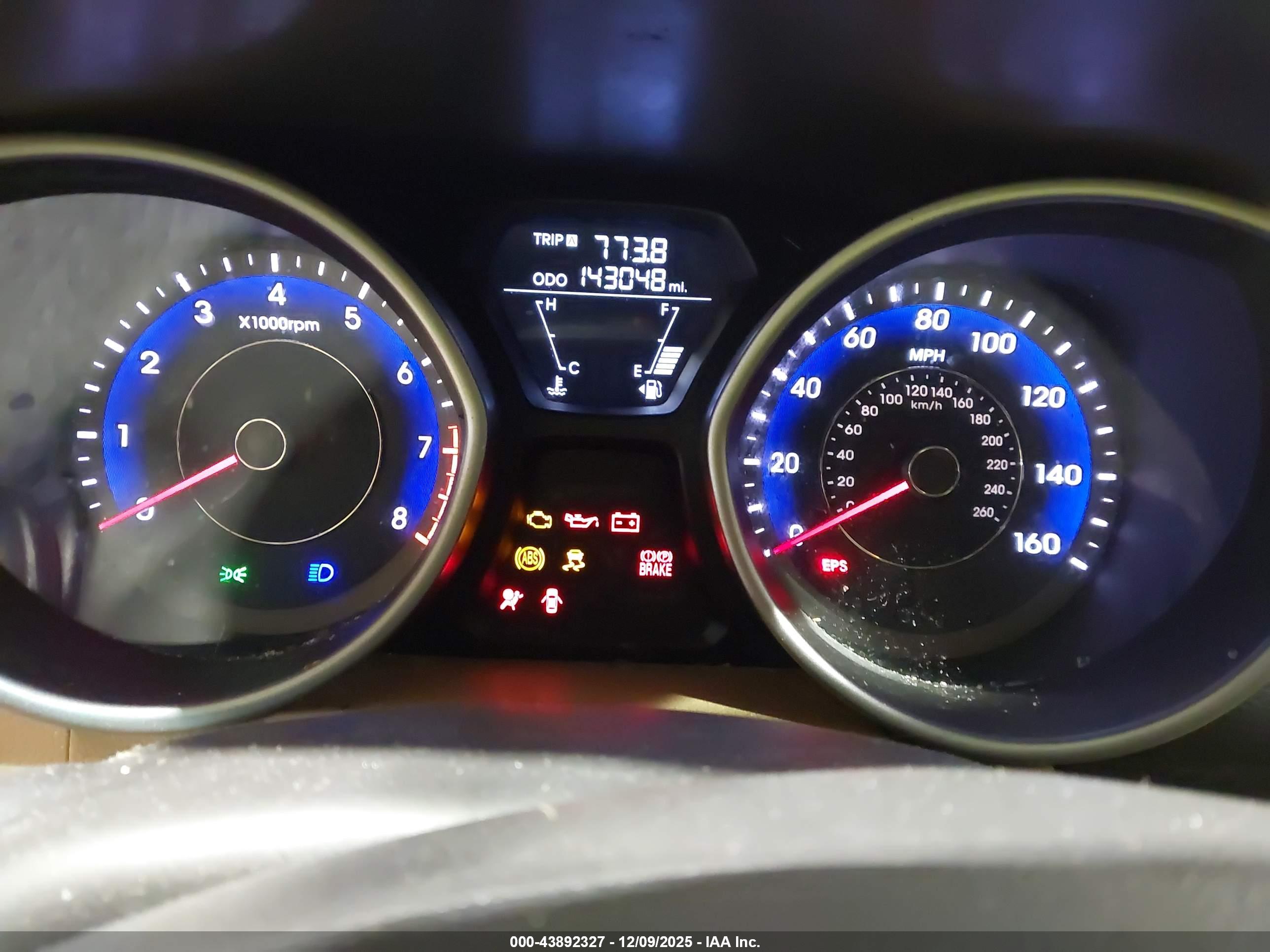 HYUNDAI ELANTRA image 7