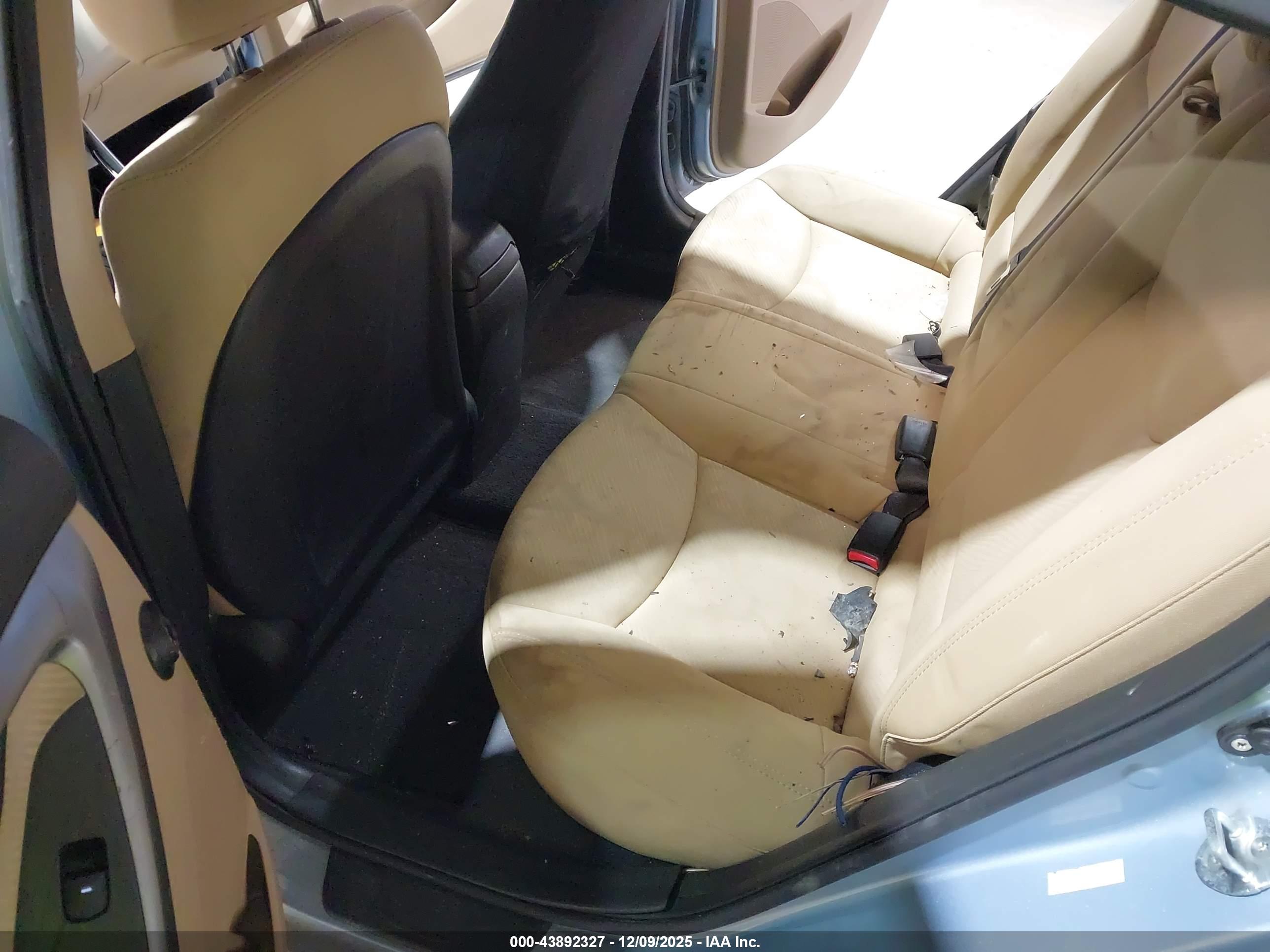 HYUNDAI ELANTRA image 8