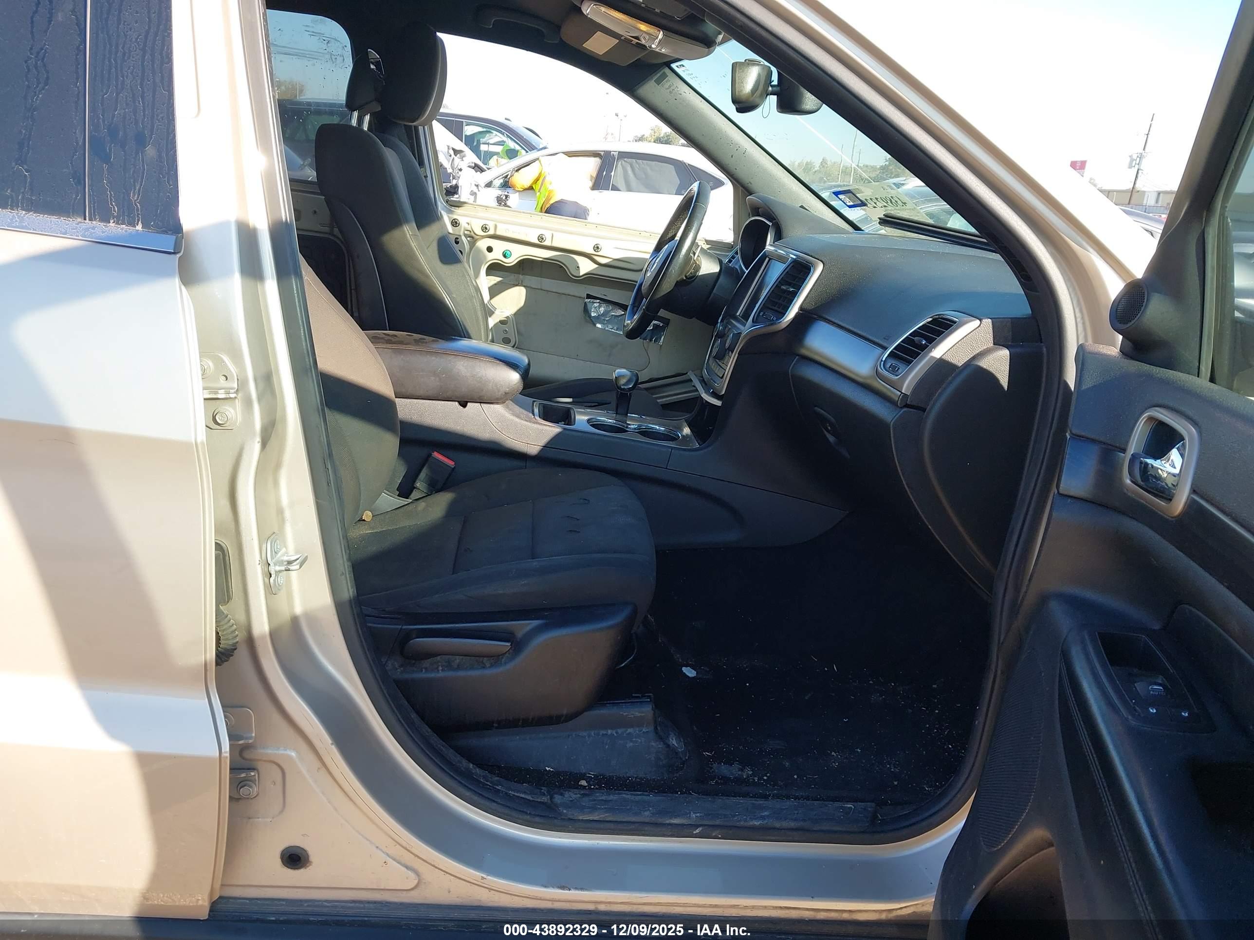 JEEP GRAND image 5