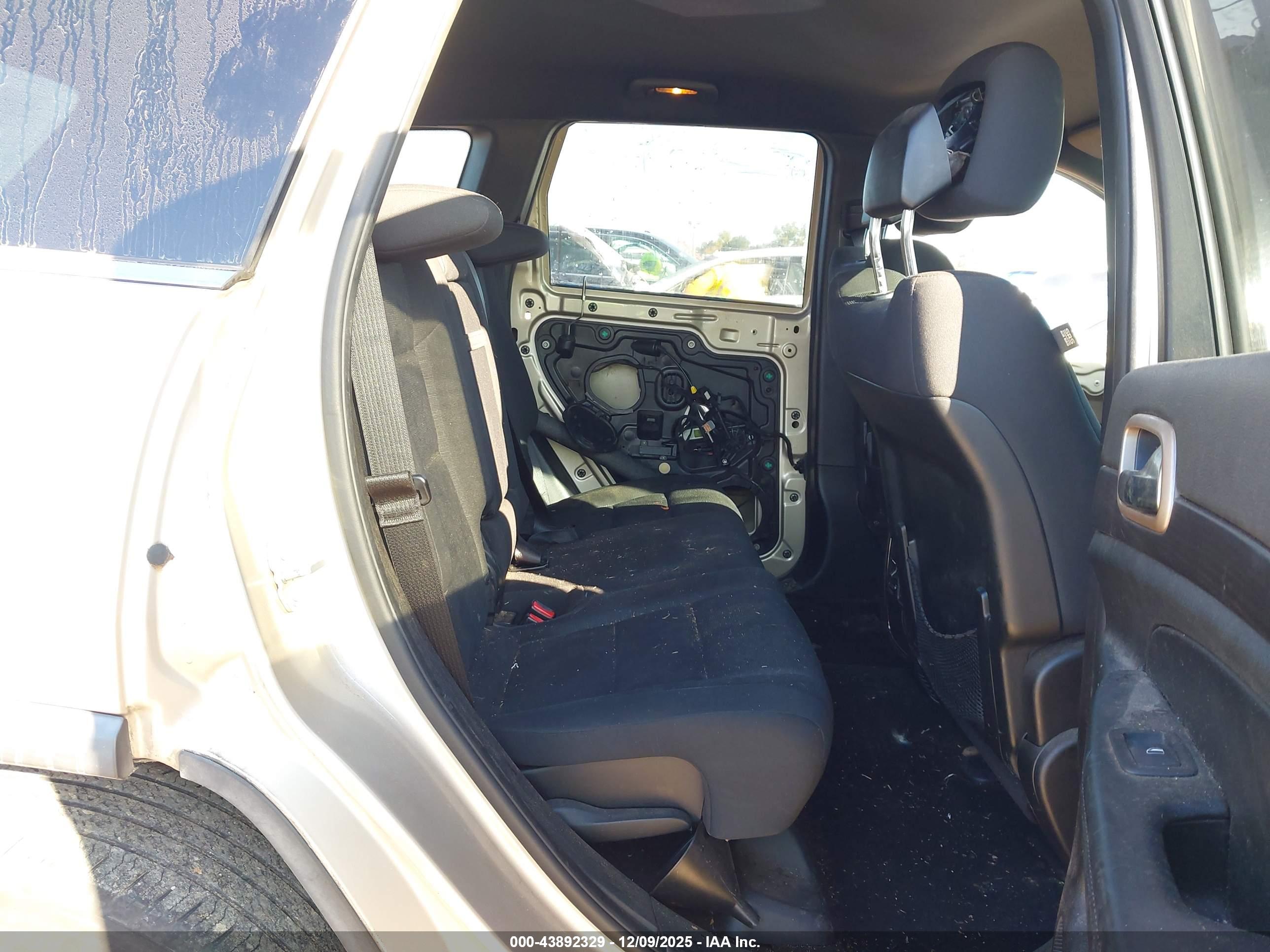 JEEP GRAND image 8