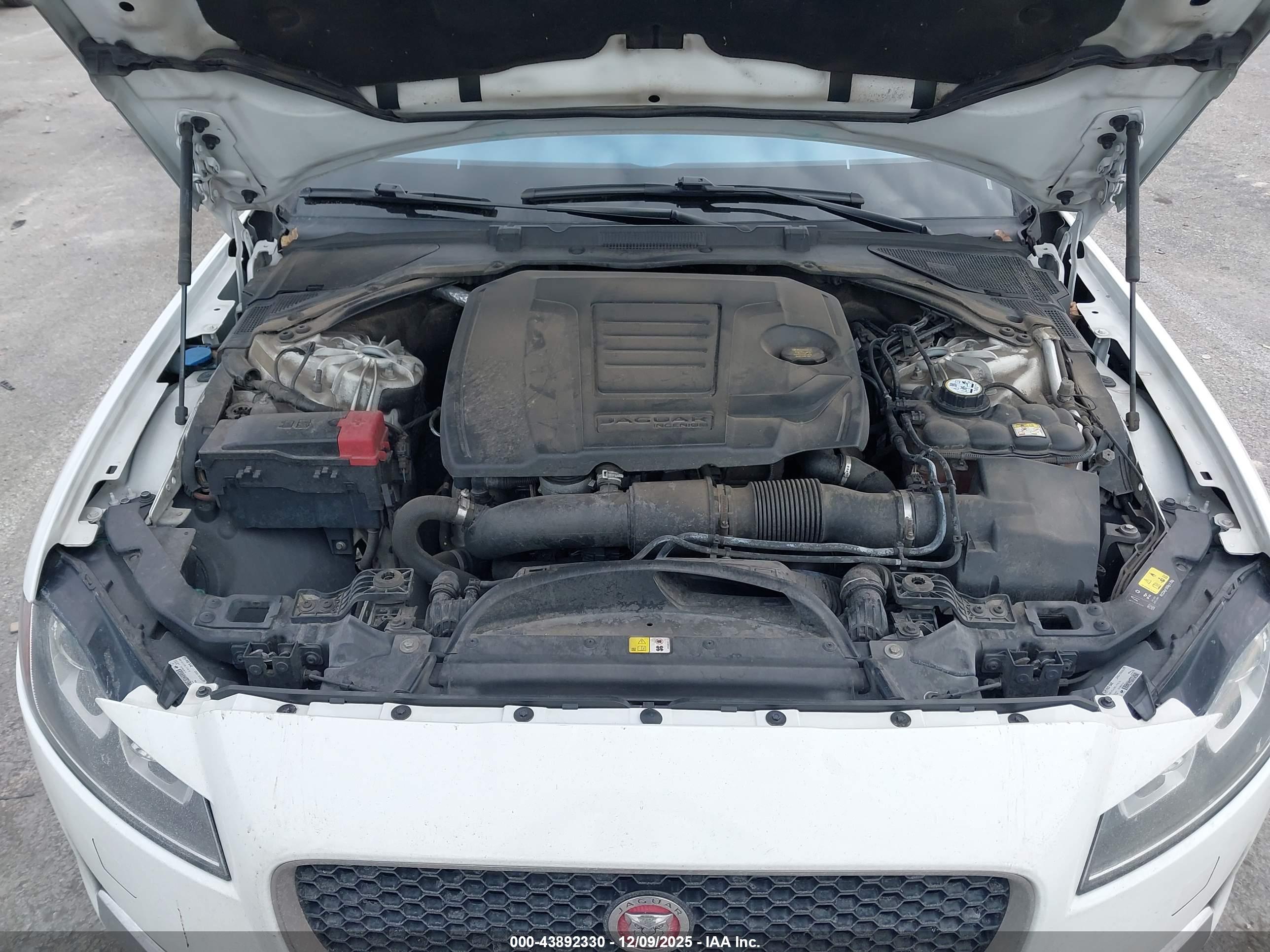 JAGUAR XF image 10